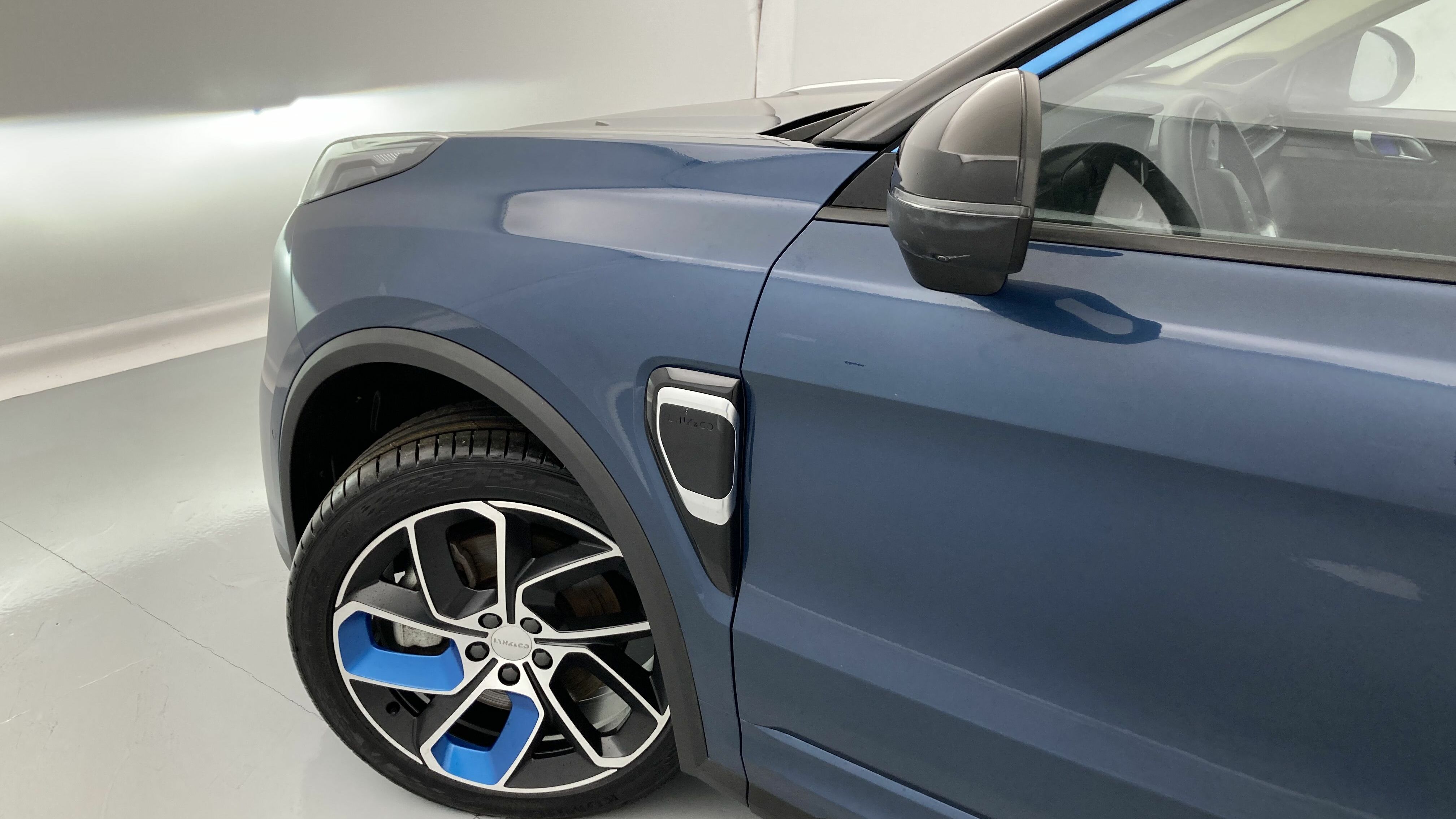 lynk&co 1 nv 1.5 PHEV 261 2022 blue 22