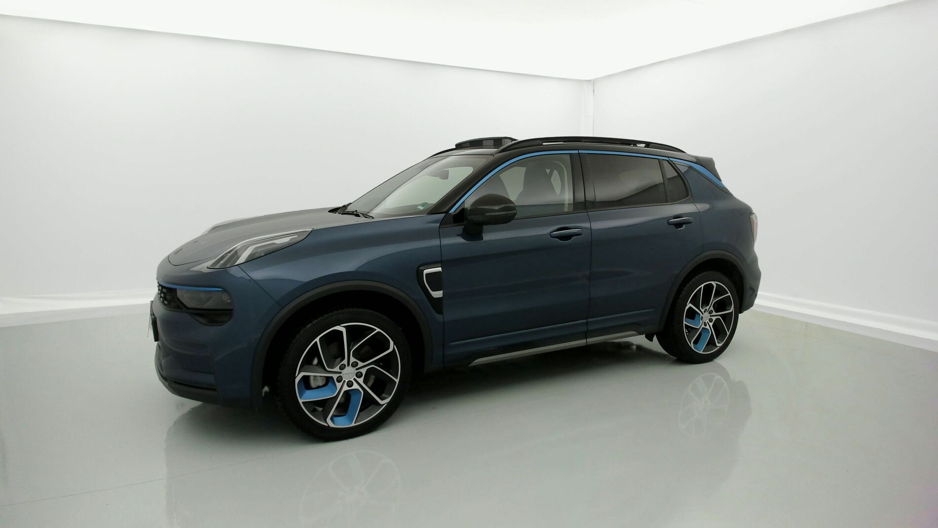 lynk&co 1 nv 1.5 PHEV 261 2022 blue 2