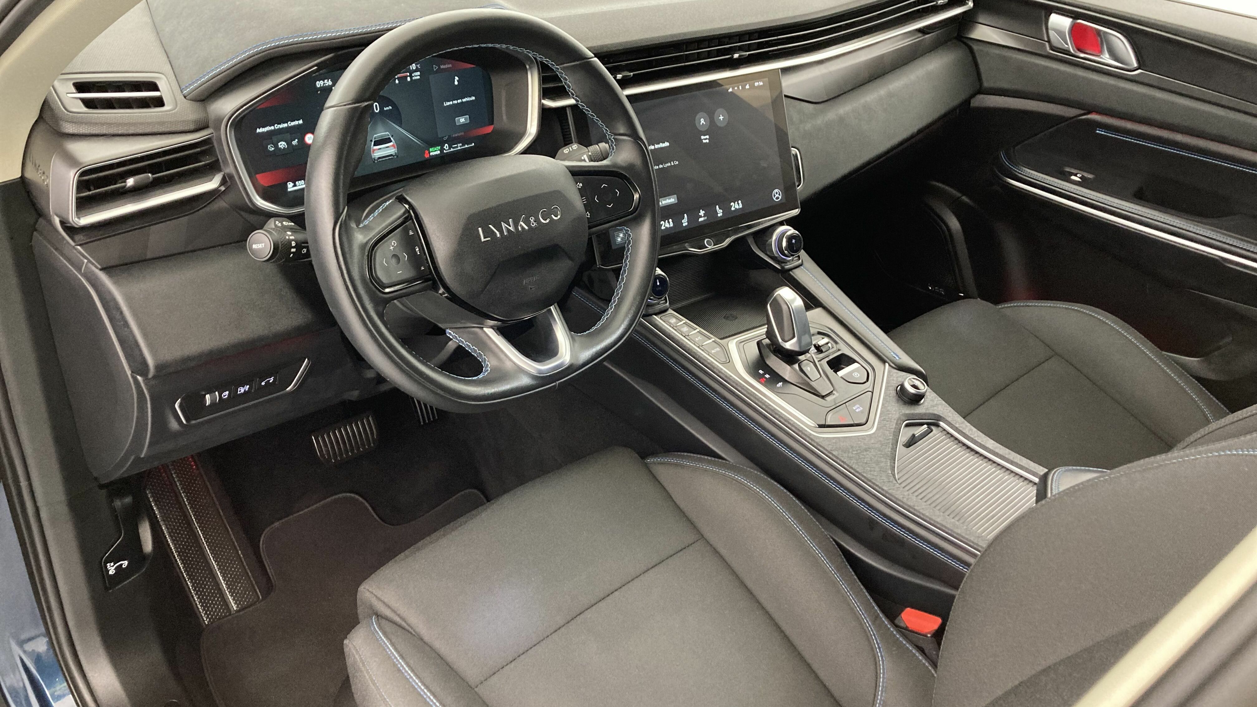 lynk&co 1 nv 1.5 PHEV 261 2022 blue 16