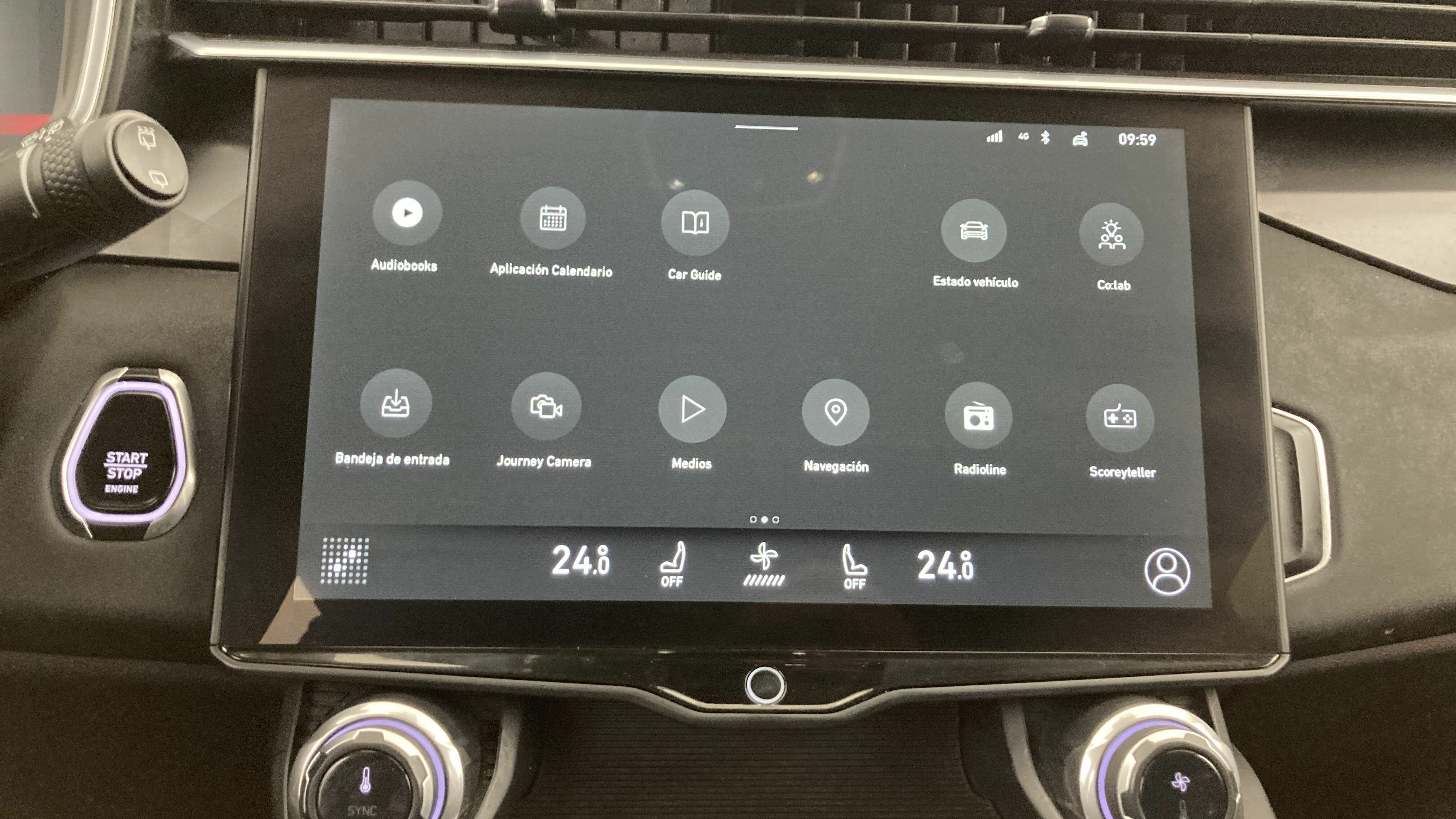 lynk&co 1 nv 1.5 PHEV 261 2022 blue 32