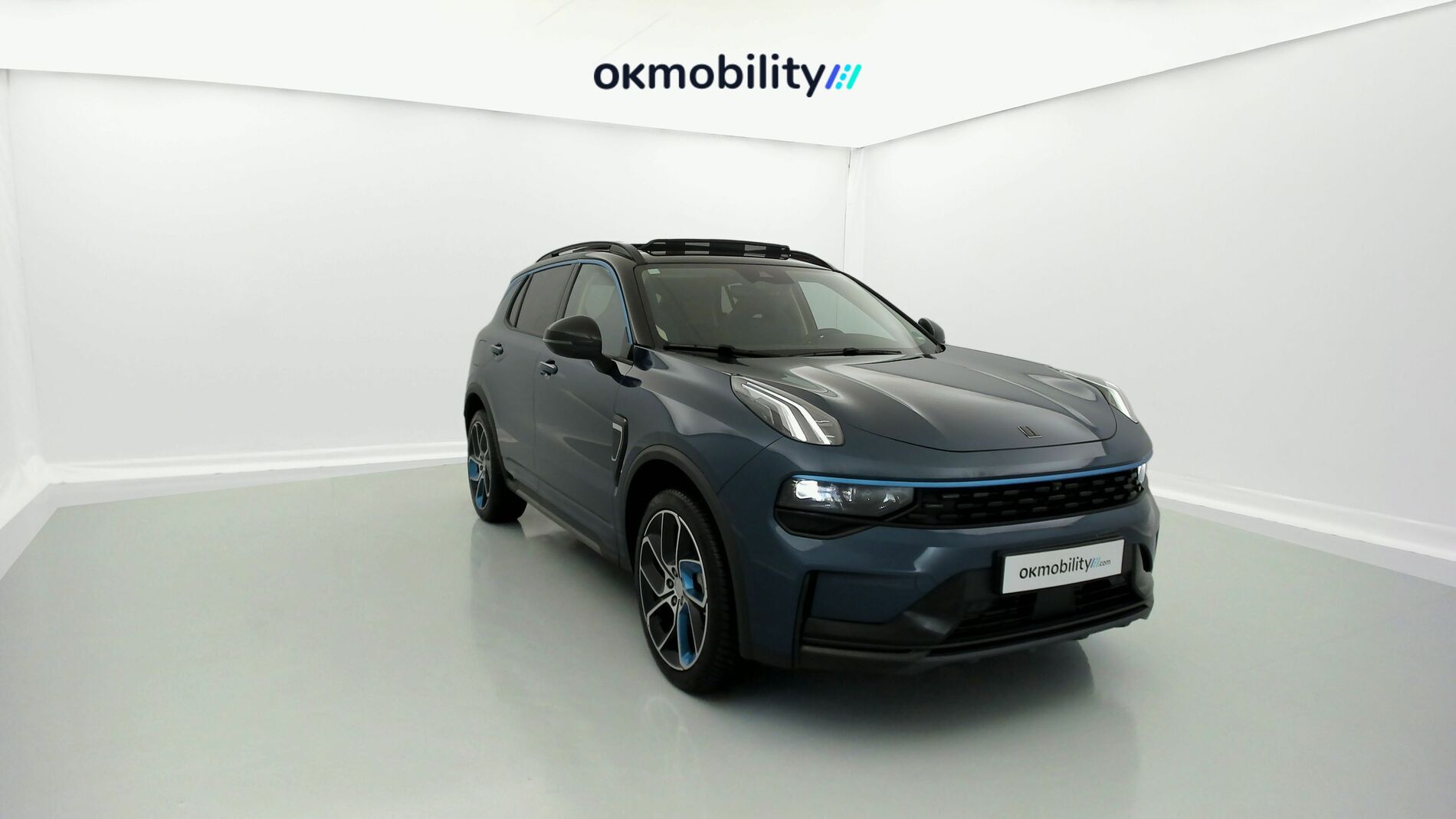 lynk&co 1 nv 1.5 PHEV 261 2022 blue 3