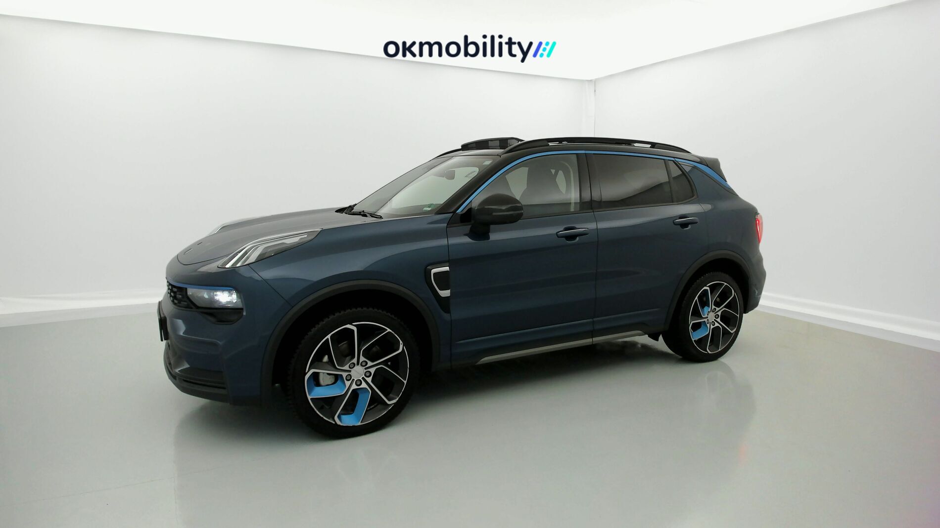 lynk&co 1 nv 1.5 PHEV 261 2022 blue 5