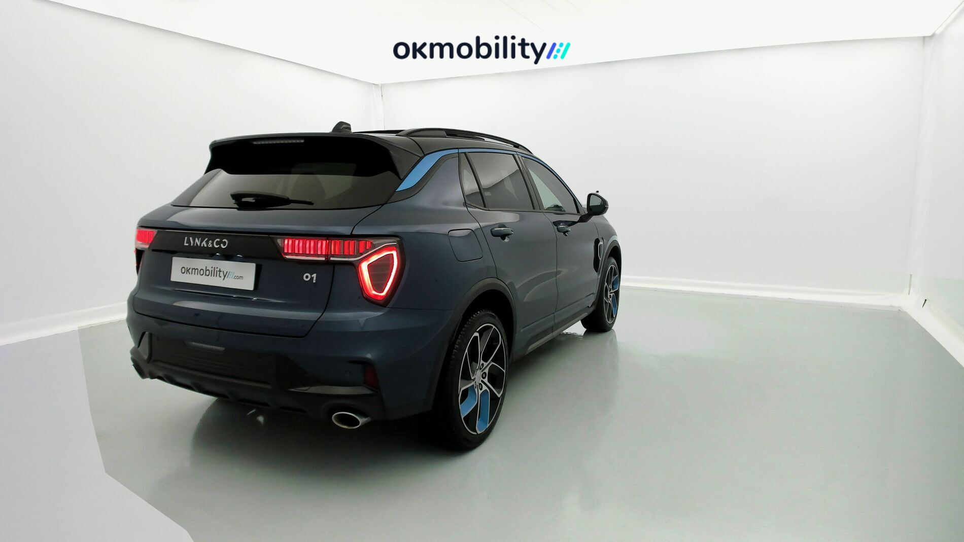 lynk&co 1 nv 1.5 PHEV 261 2022 blue 12