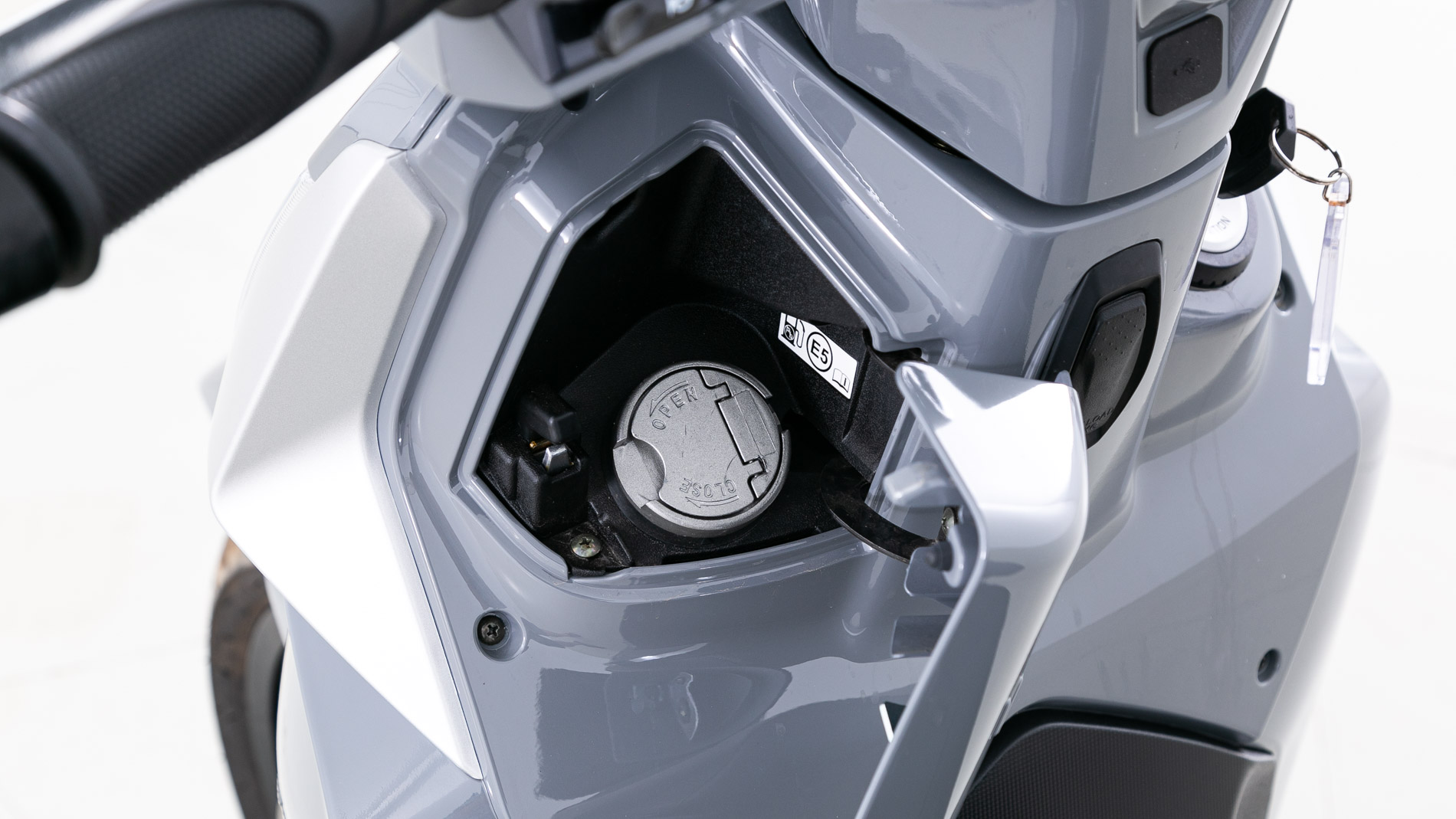 sym symphony st lc 125CC 2022 gris 19