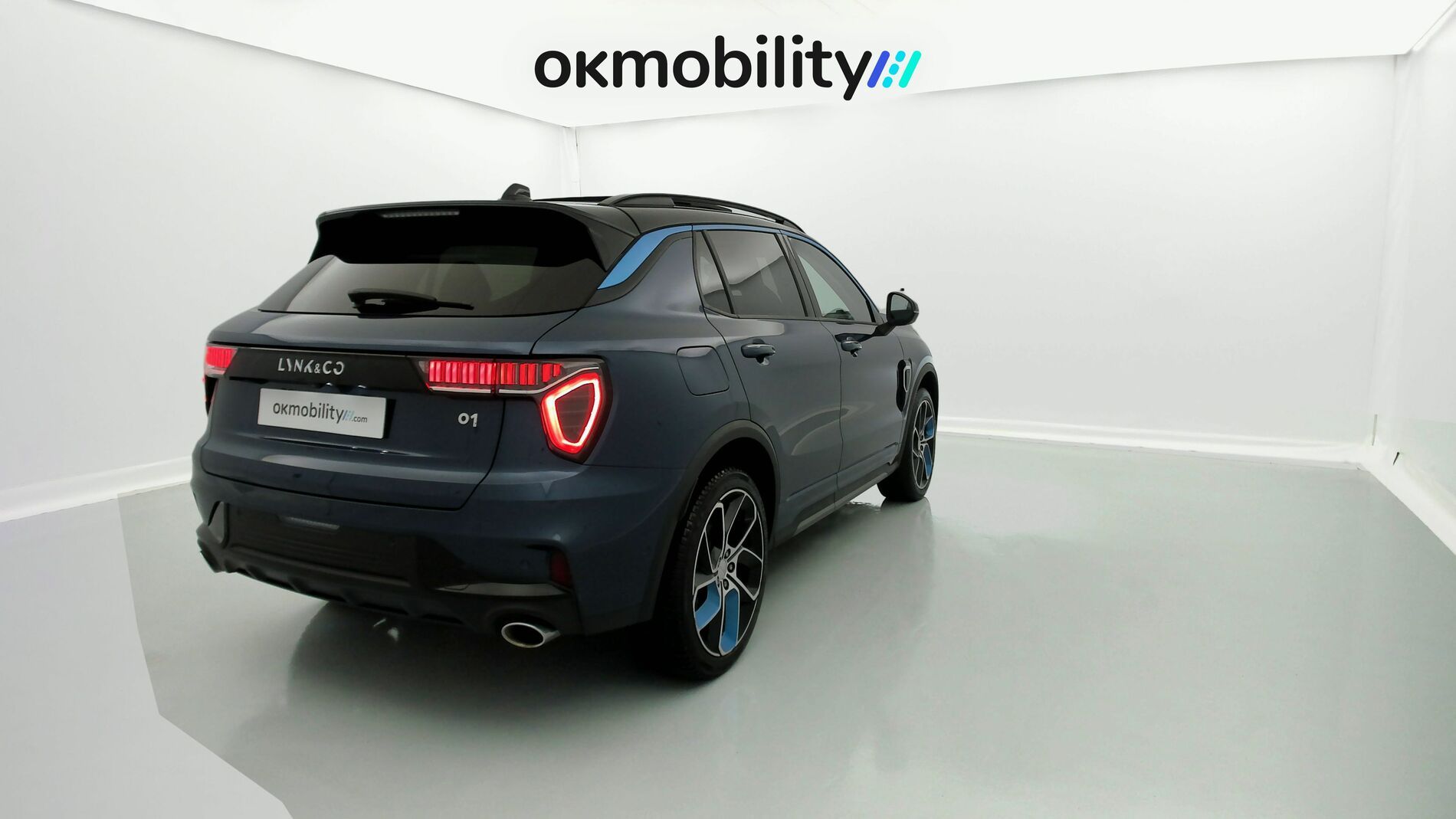 lynk&co 1 nv 1.5 PHEV 261 2022 blue 11