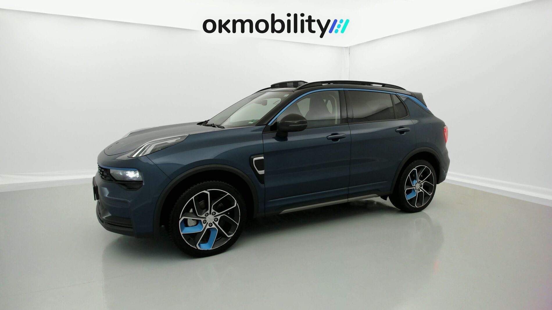 lynk&co 1 nv 1.5 PHEV 261 2022 blue 5