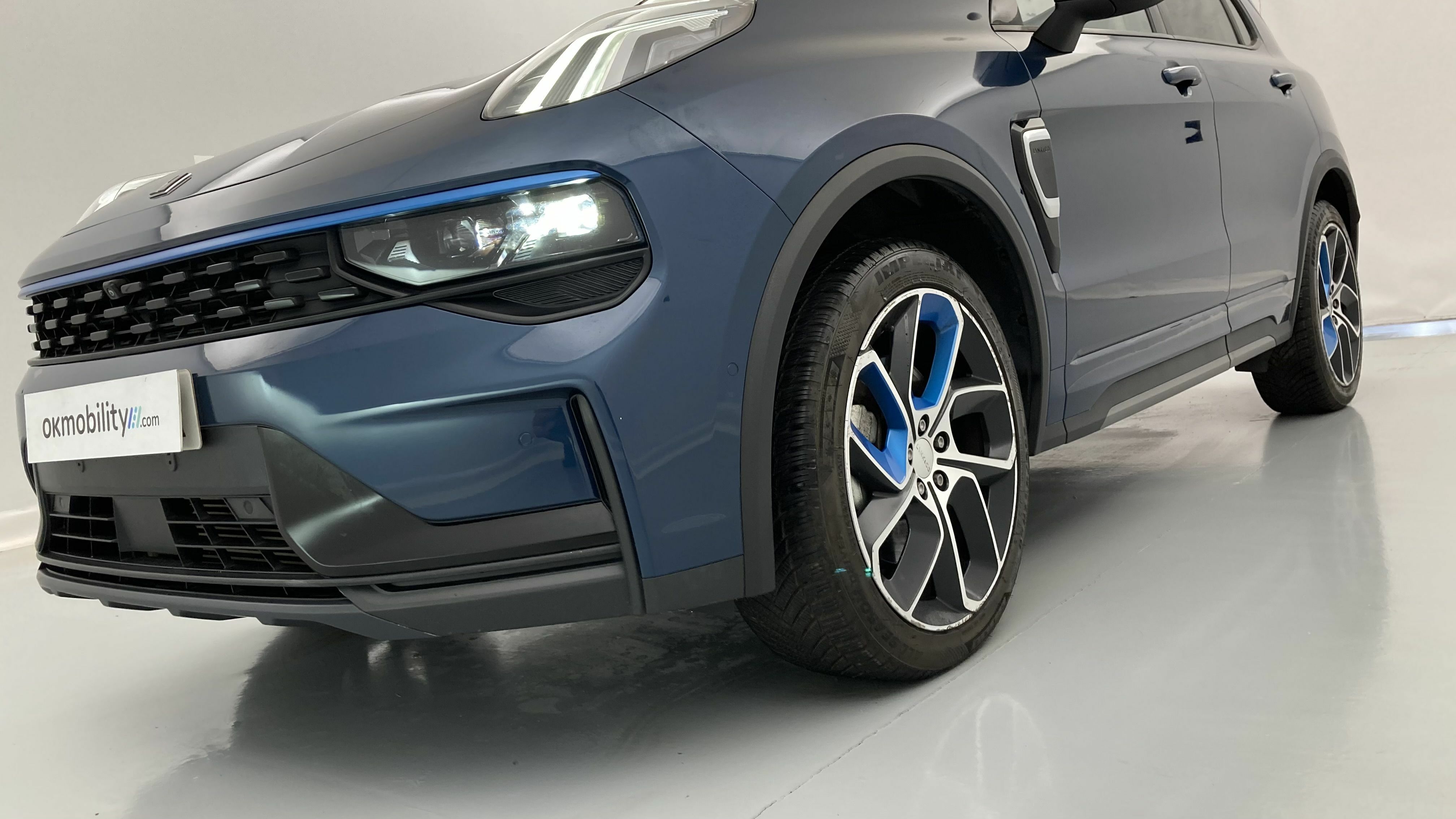 lynk&co 1 nv 1.5 PHEV 261 2022 blue 26