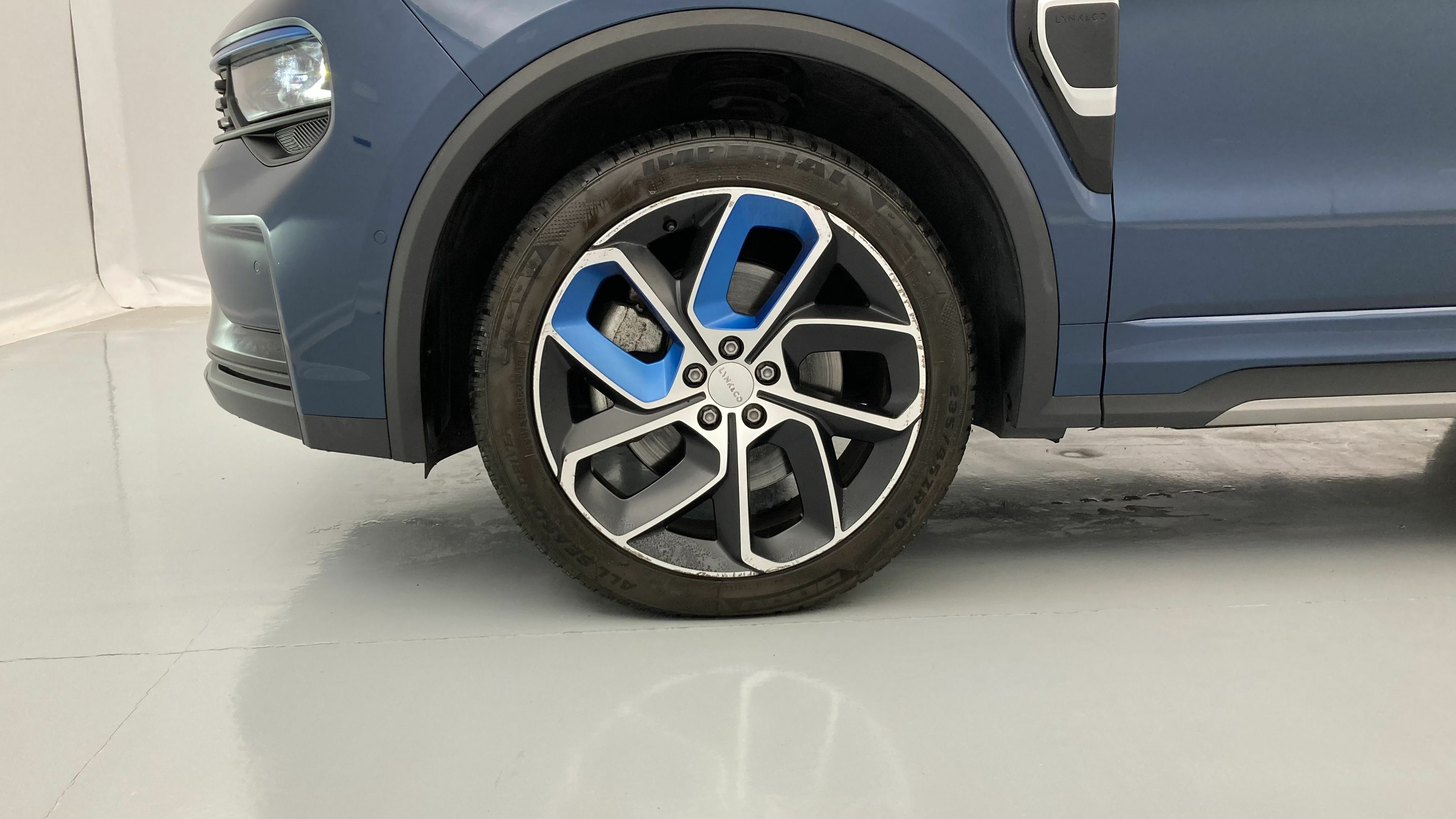 lynk&co 1 nv 1.5 PHEV 261 2022 blue 27