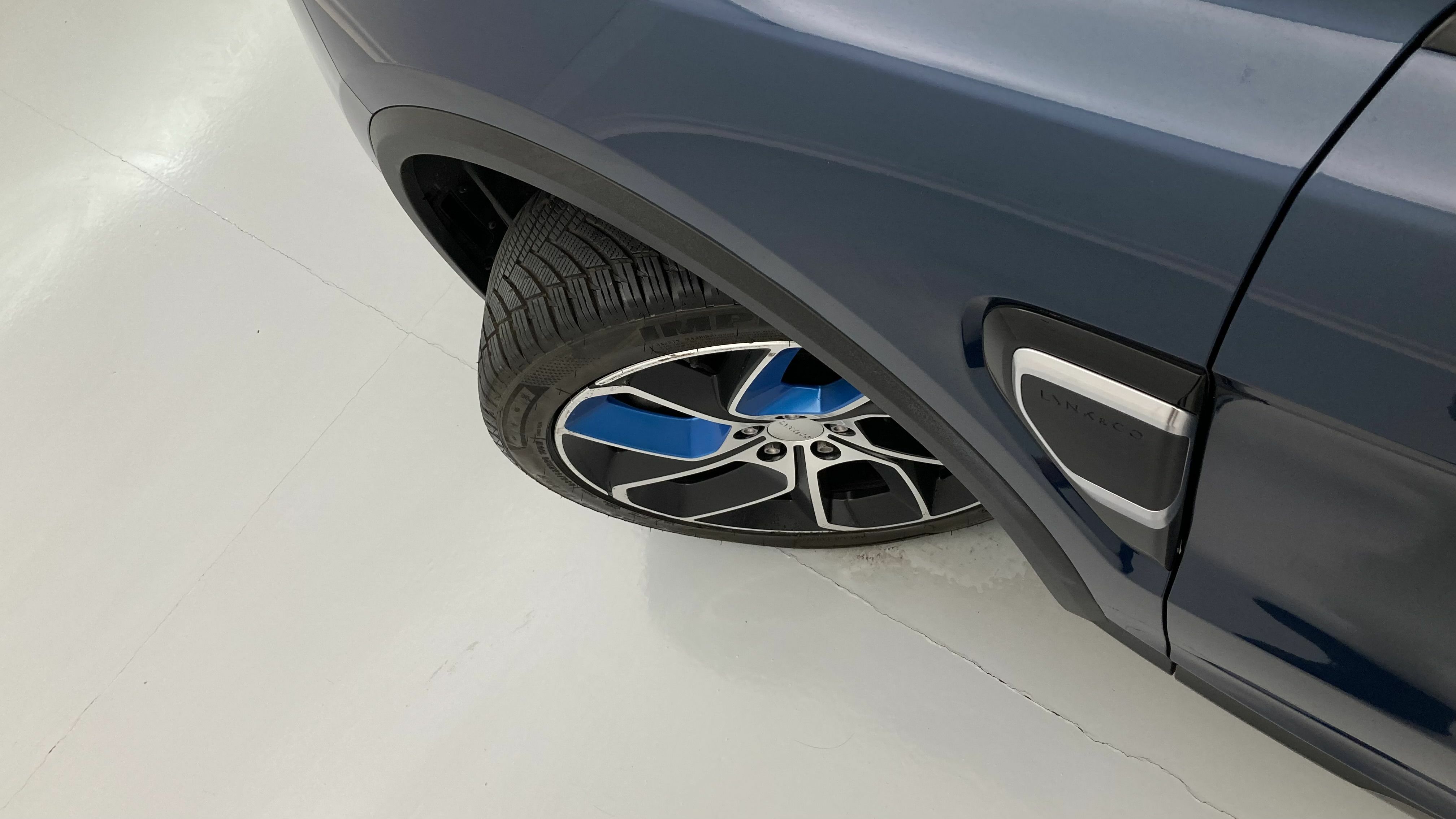 lynk&co 1 nv 1.5 PHEV 261 2022 blue 28