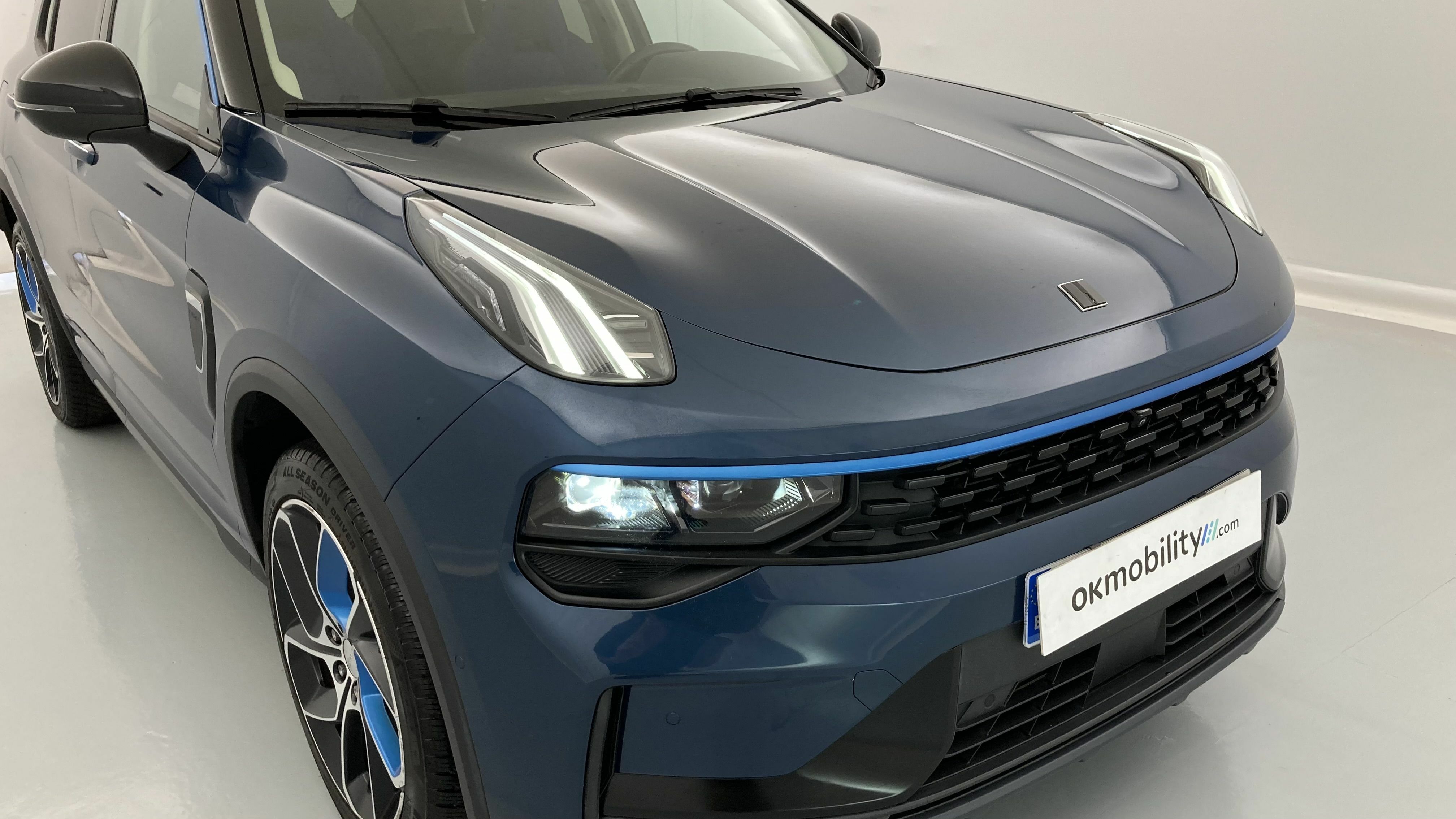 lynk&co 1 nv 1.5 PHEV 261 2022 blue 29
