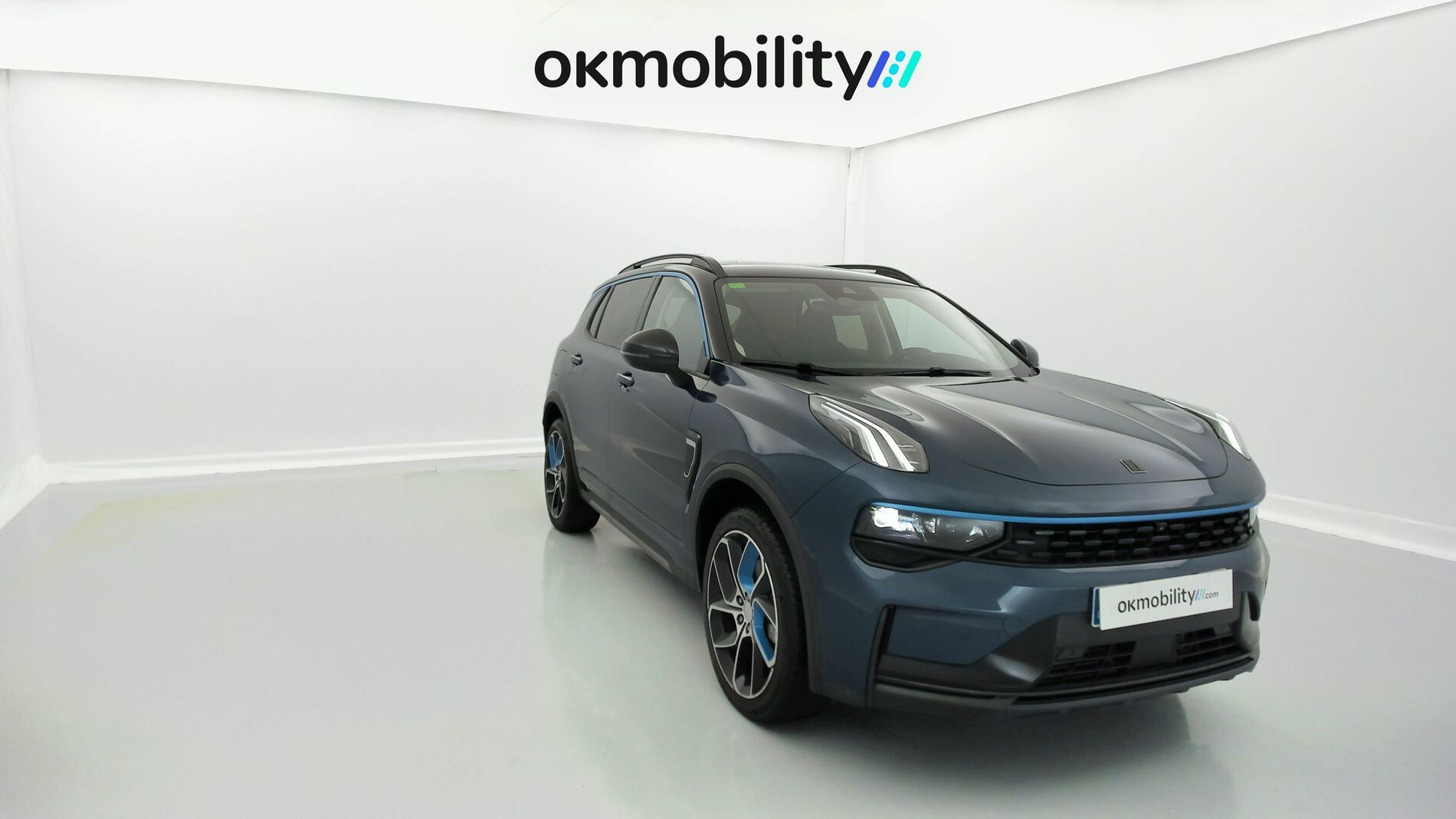 lynk&co 1 nv 1.5 PHEV 261 2022 blue 3