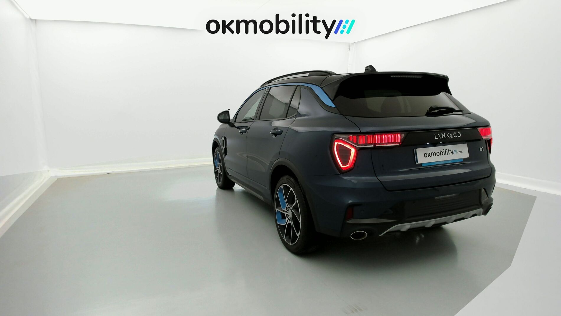 lynk&co 1 nv 1.5 PHEV 261 2022 blue 9