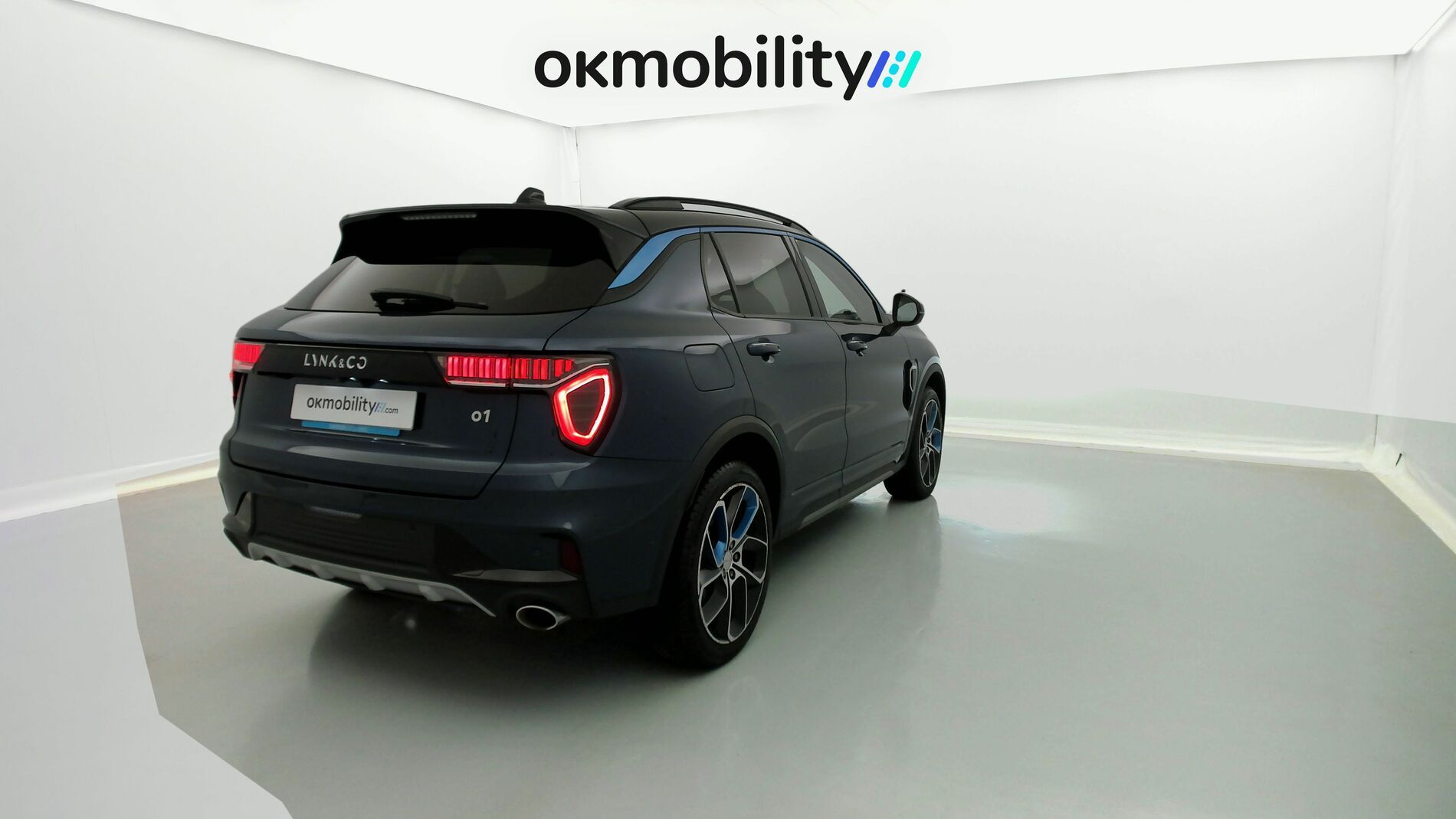 lynk&co 1 nv 1.5 PHEV 261 2022 blue 11
