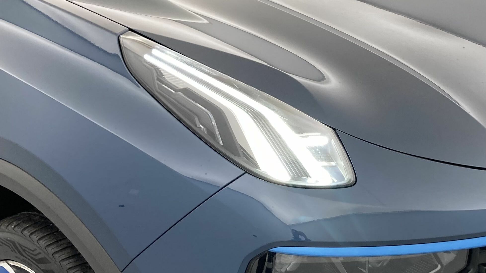 lynk&co 1 nv 1.5 PHEV 261 2022 blue 27