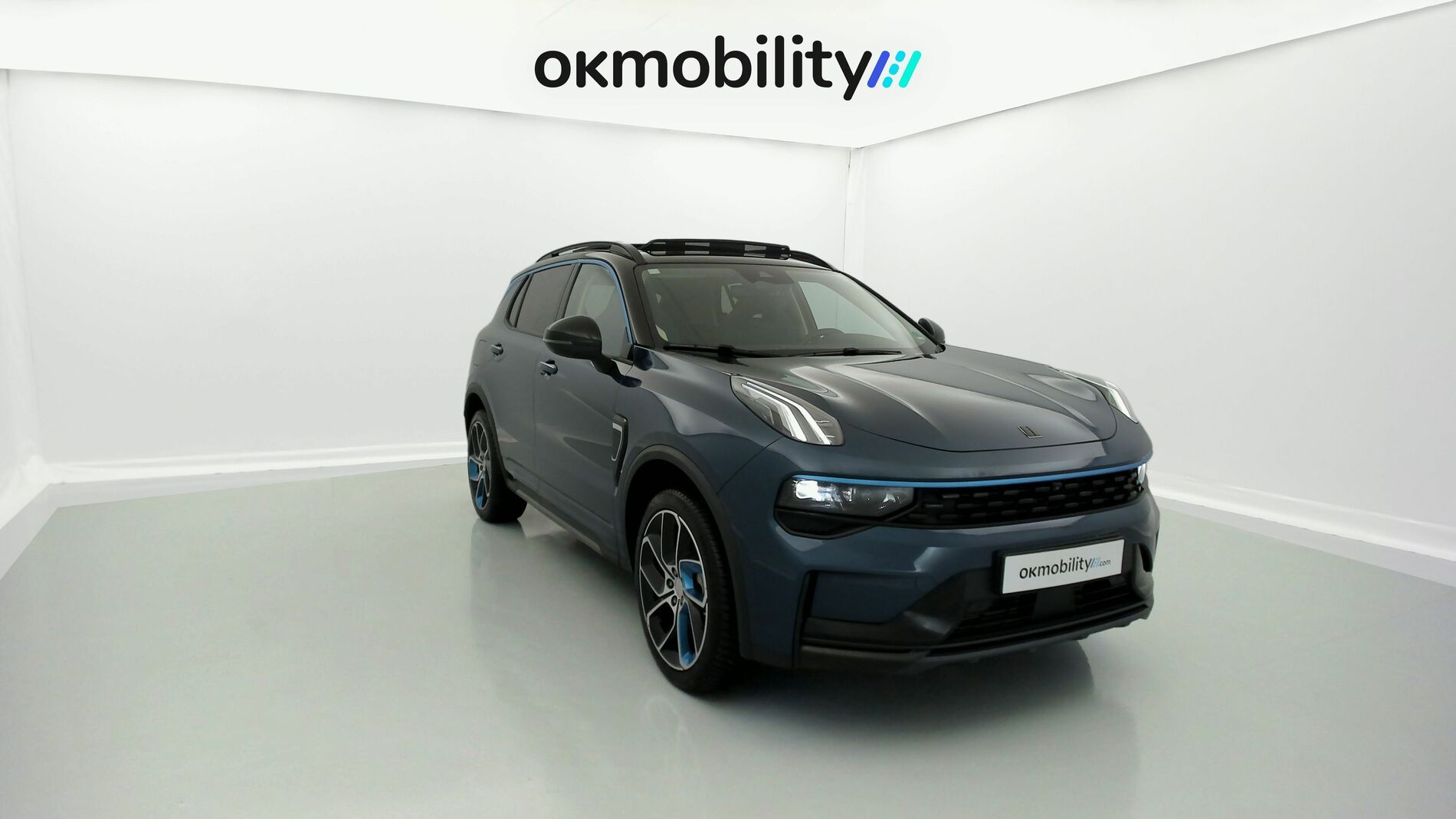 lynk&co 1 nv 1.5 PHEV 261 2022 blue 3