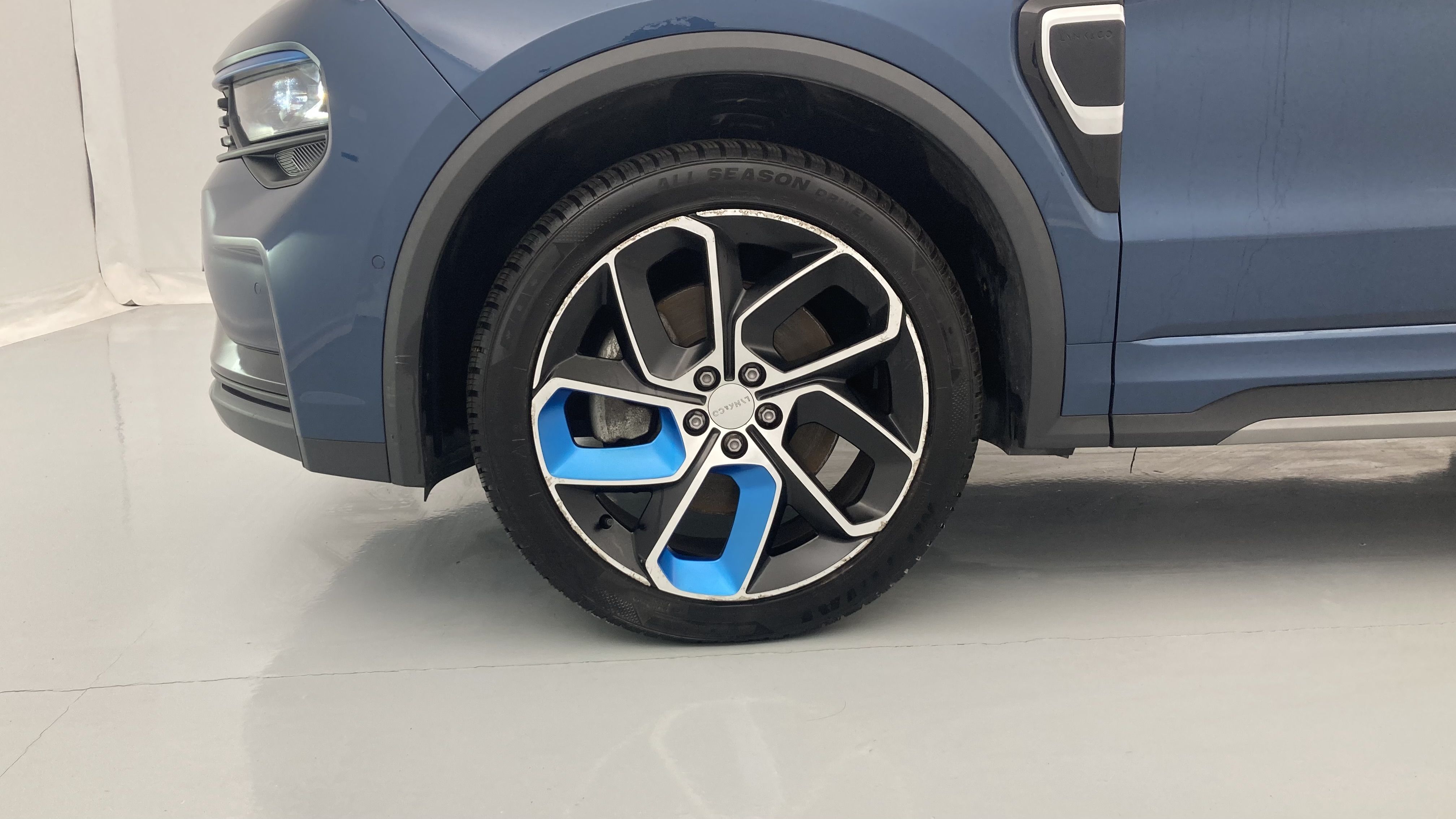 lynk&co 1 nv 1.5 PHEV 261 2022 blue 37