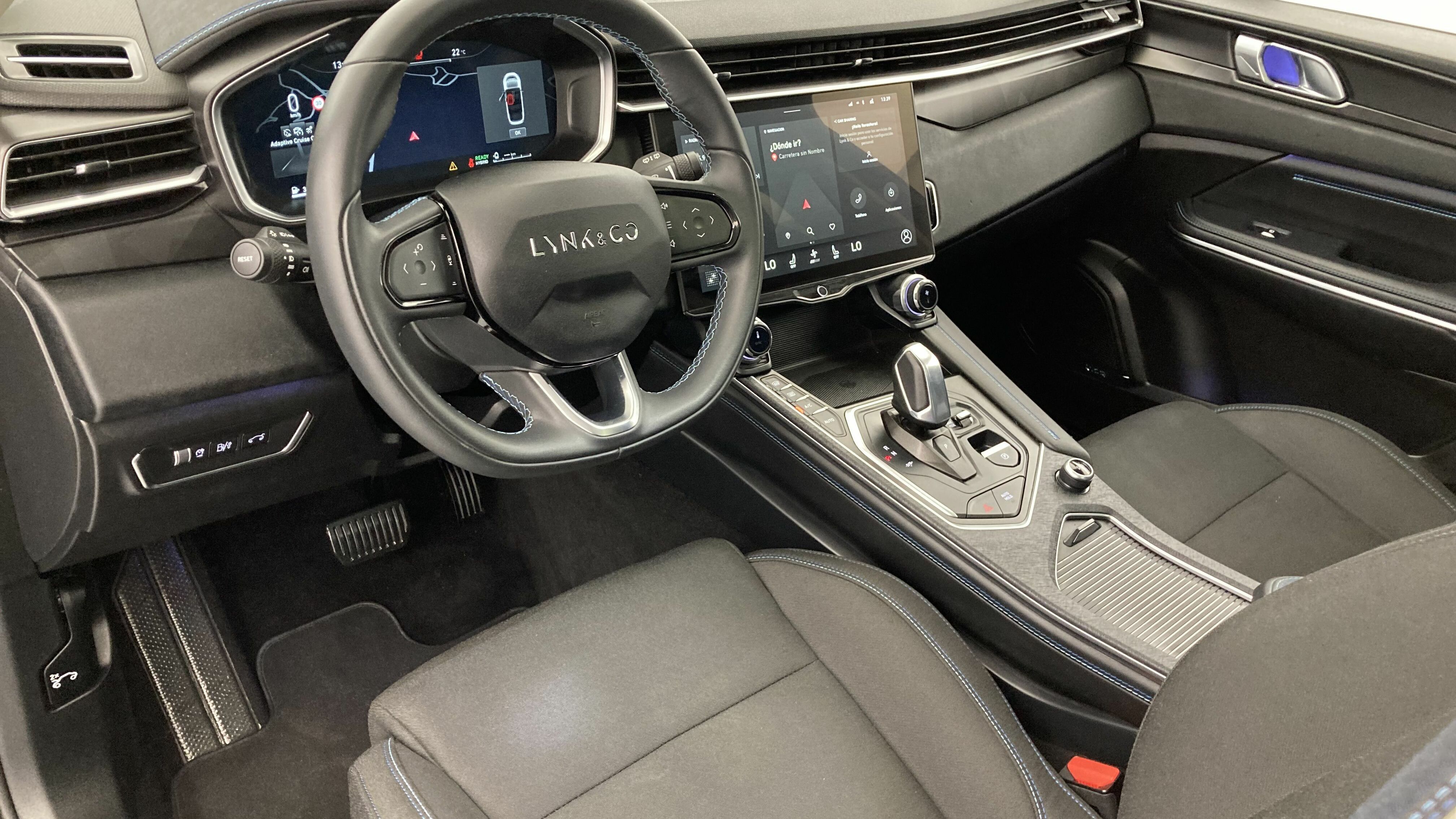 lynk&co 1 nv 1.5 PHEV 261 2022 blue 16