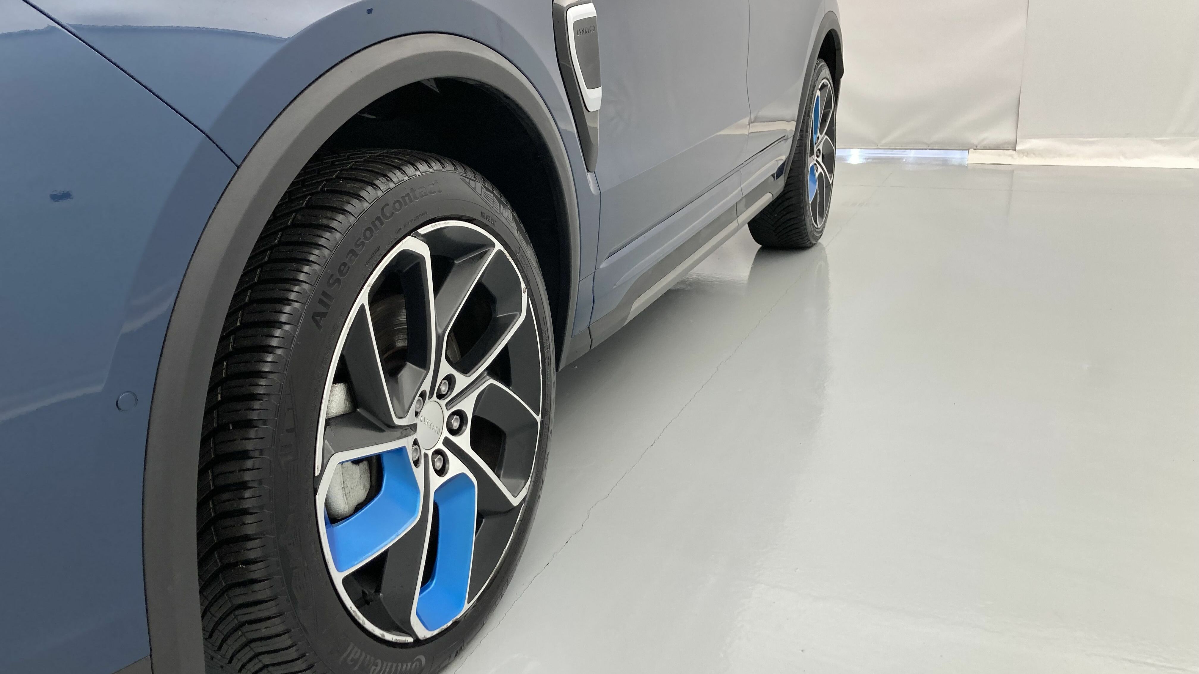 lynk&co 1 nv 1.5 PHEV 261 2022 blue 26