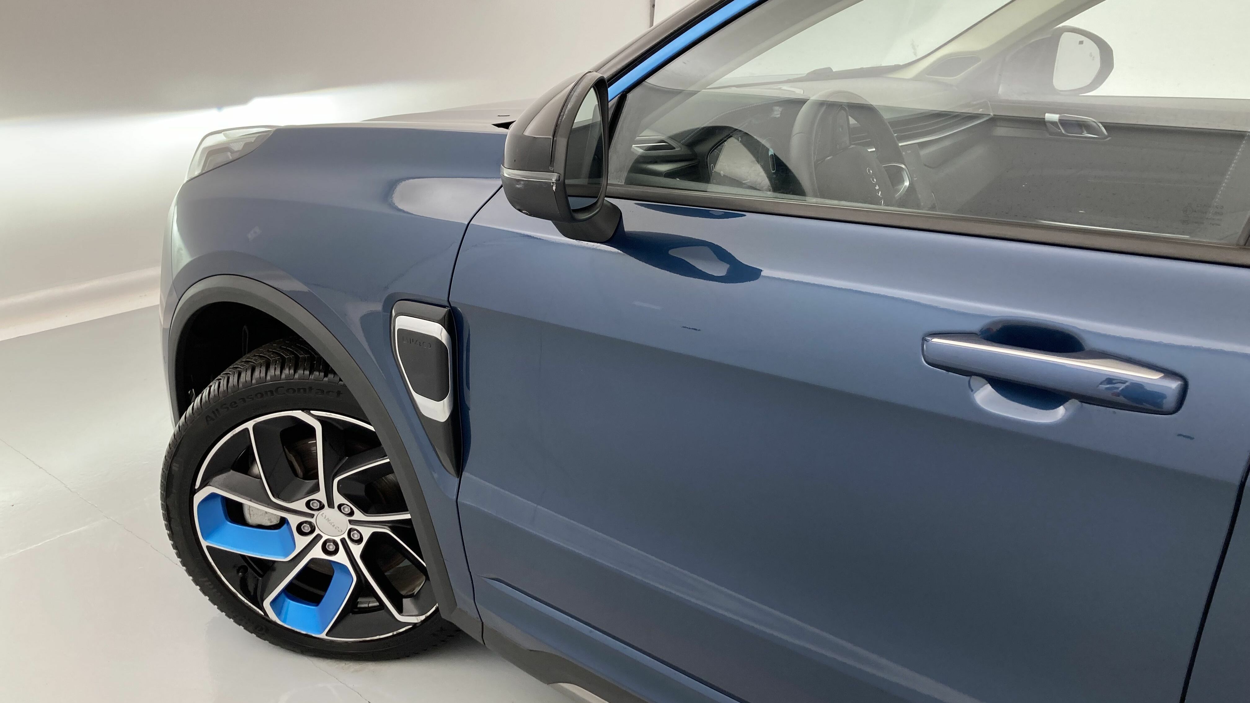 lynk&co 1 nv 1.5 PHEV 261 2022 blue 28