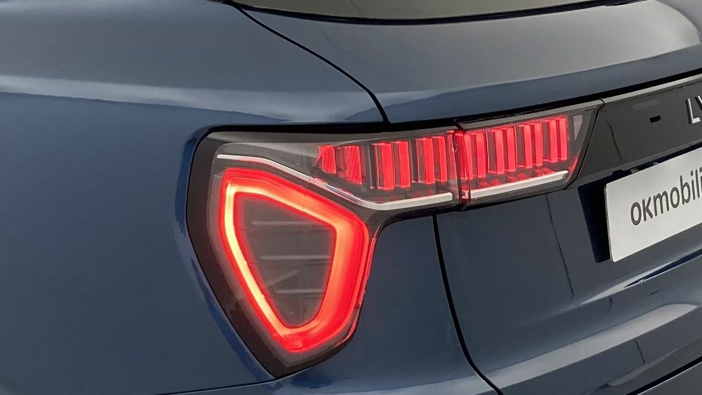 lynk&co 1 nv 1.5 PHEV 261 2022 blue 30