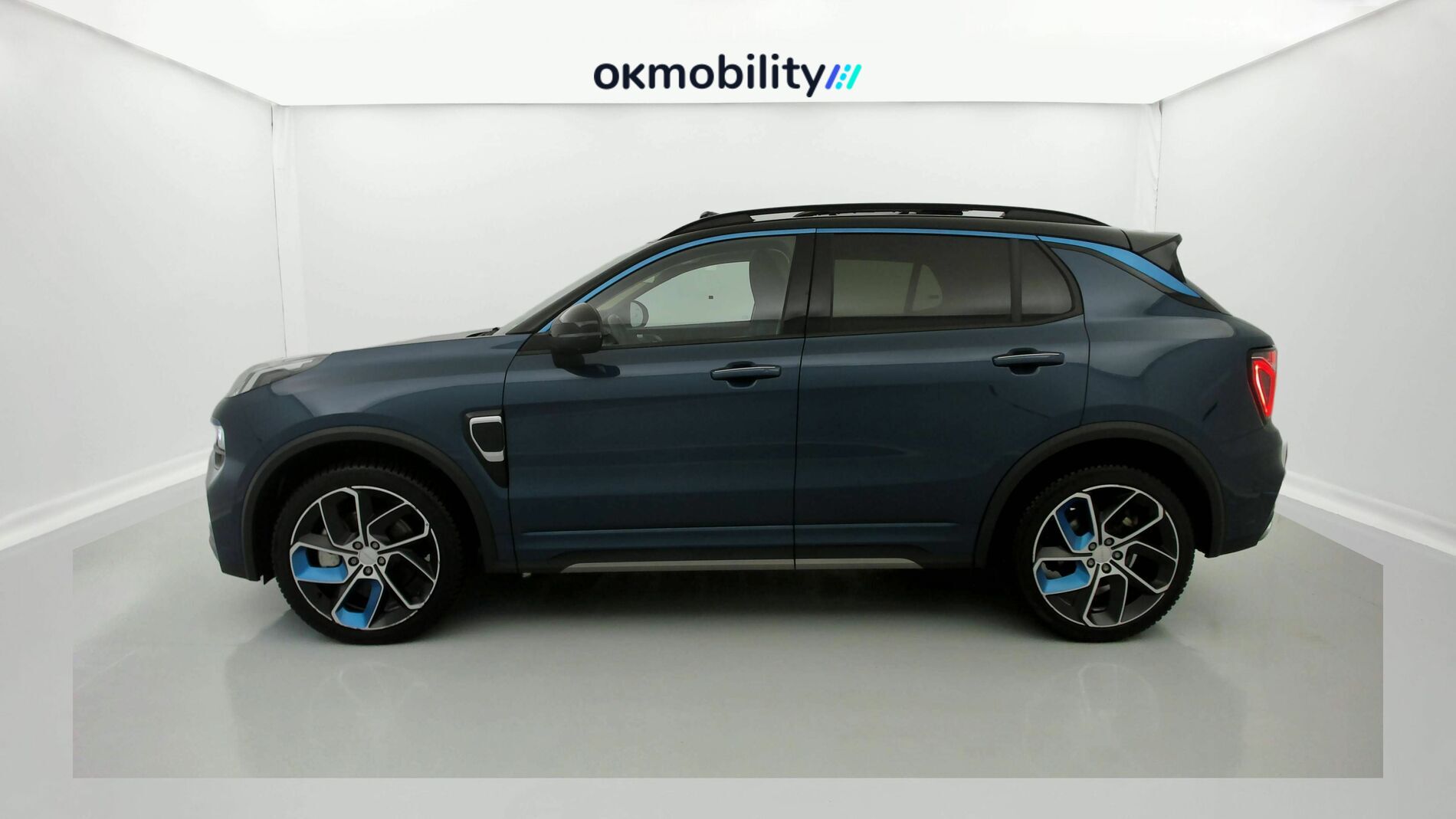 lynk&co 1 nv 1.5 PHEV 261 2022 blue 7