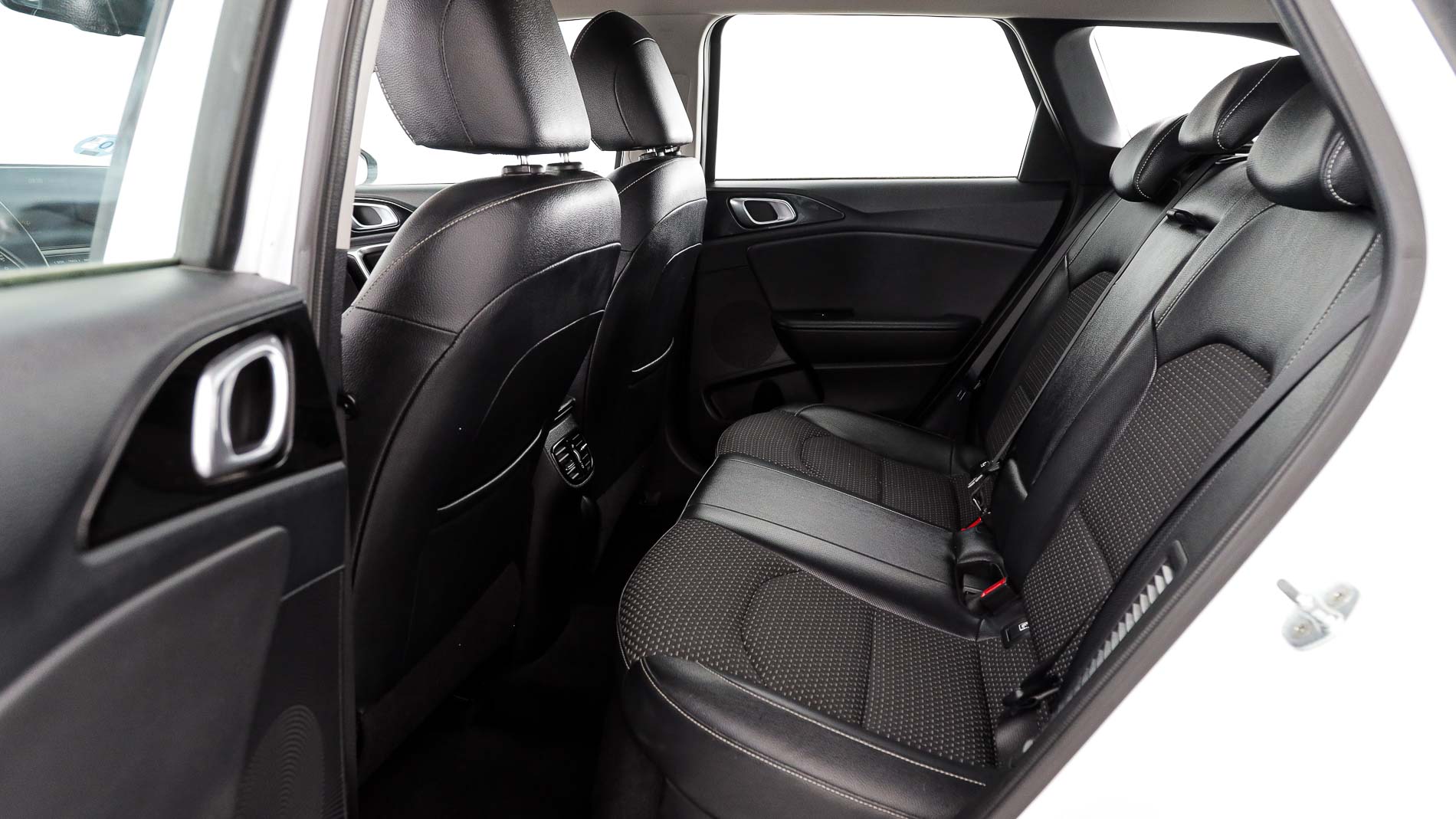 kia ceed tourer etech 1.6 PHEV 141 2021 cararraweiss 21