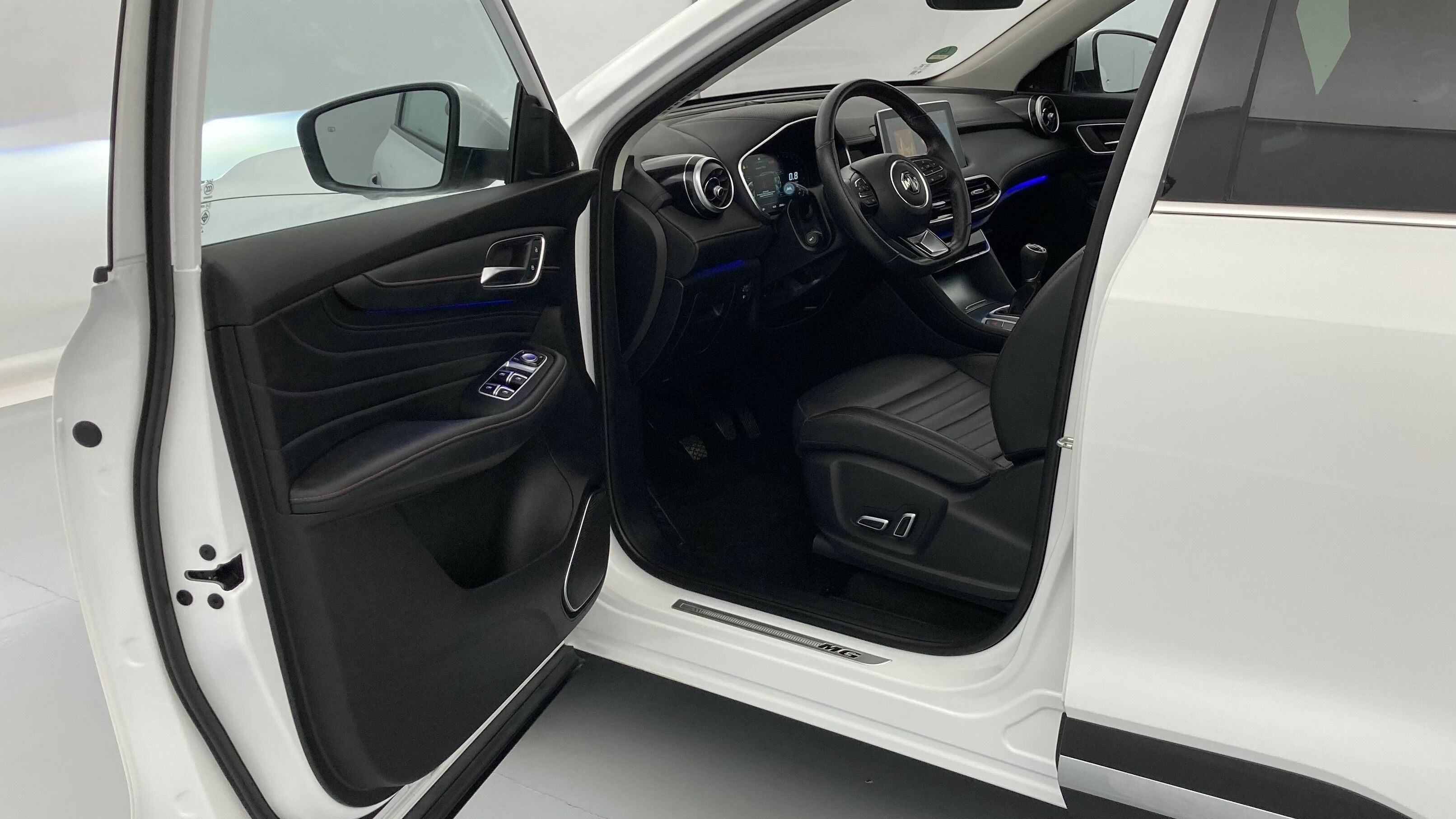 mg hs luxury 1.5 T-GDI 162 2023 dover white 14