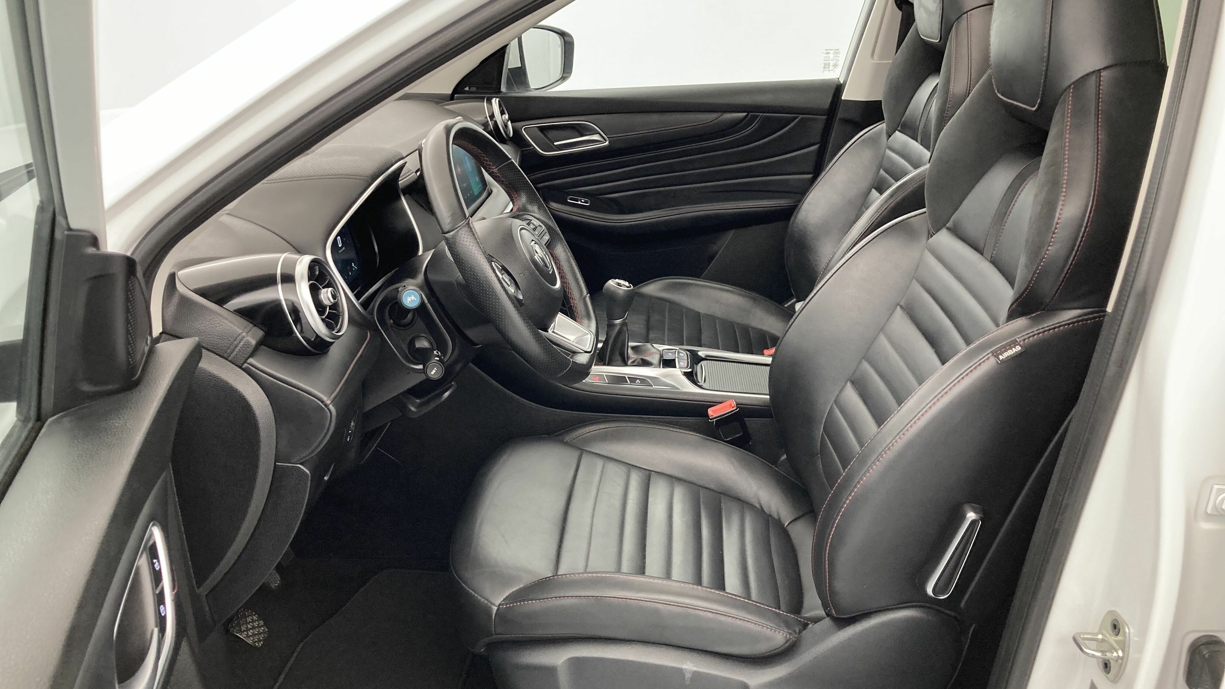 mg hs luxury 1.5 T-GDI 162 2023 dover white 15