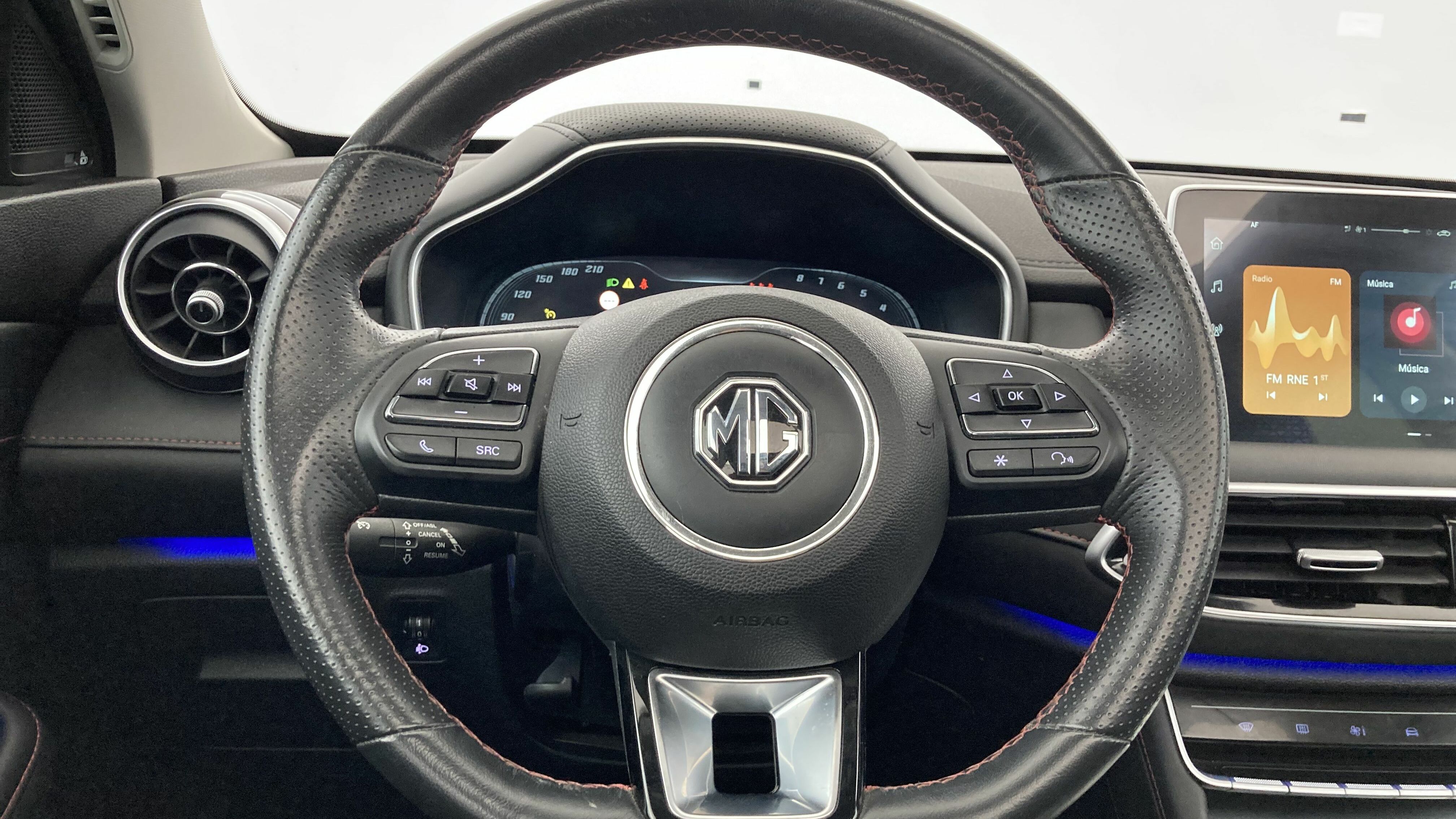 mg hs luxury 1.5 T-GDI 162 2023 dover white 18