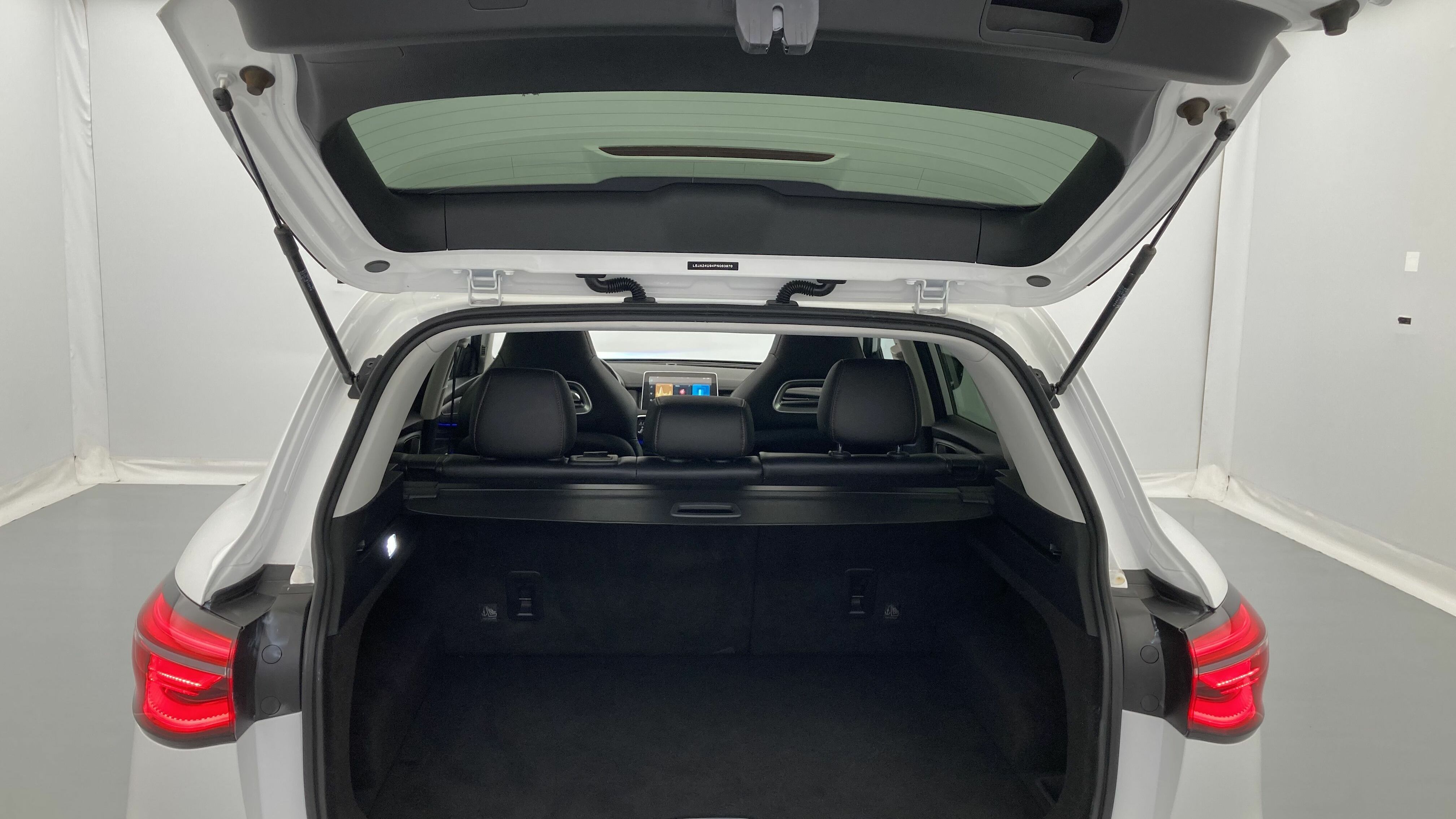 mg hs luxury 1.5 T-GDI 162 2023 dover white 25