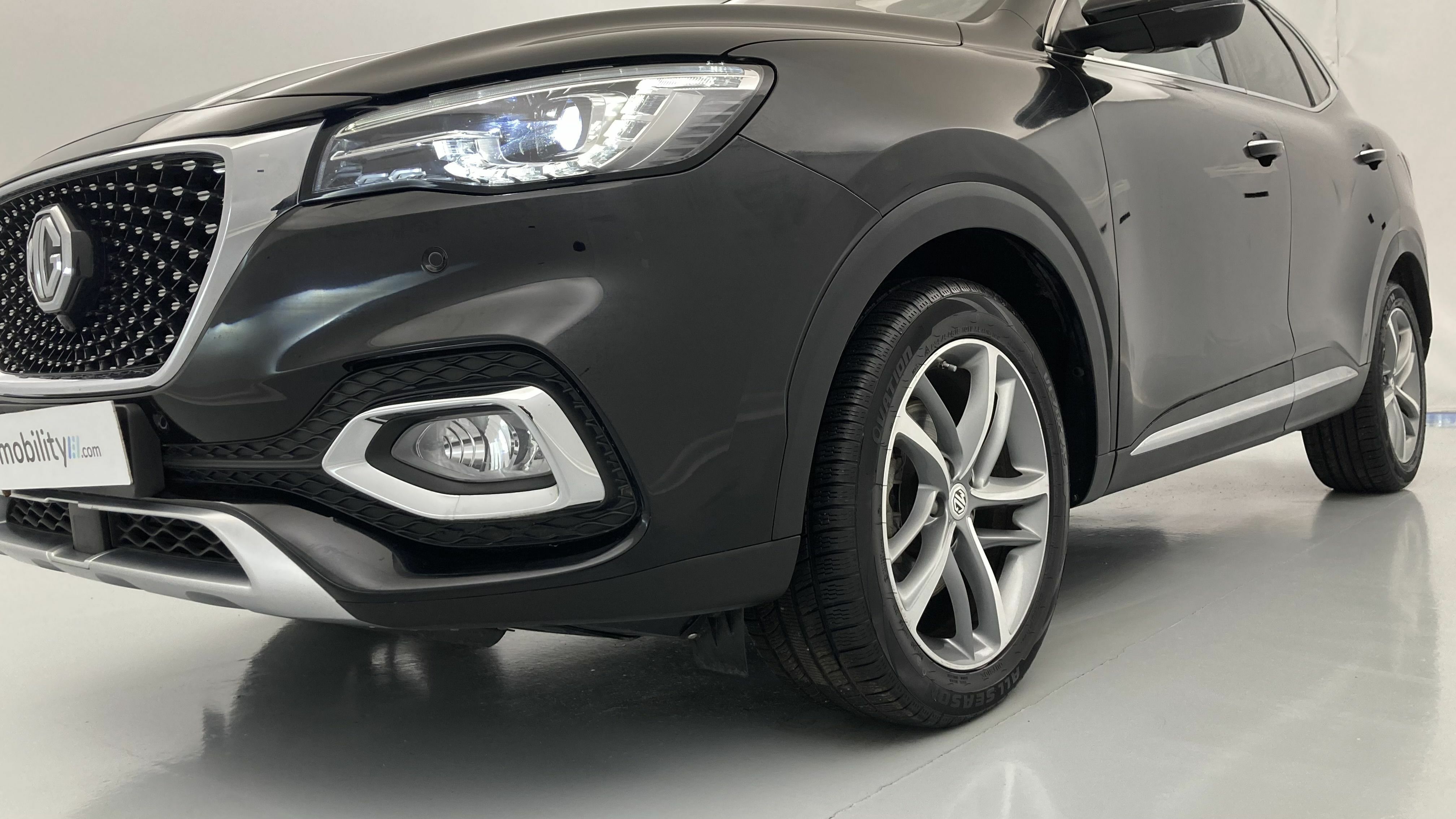 mg hs luxury 1.5 T-GDI 162 2023 black 26