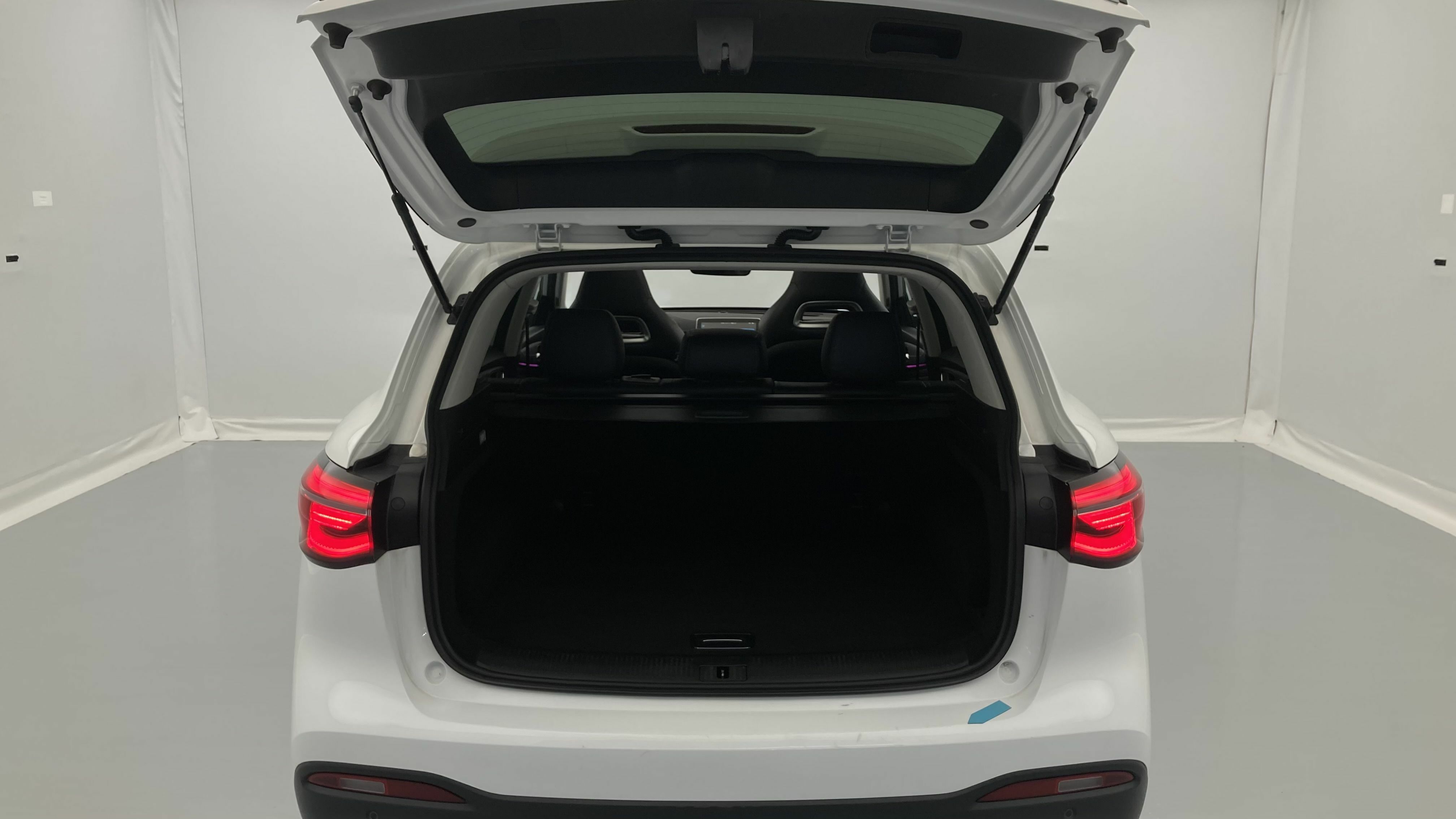 mg hs luxury 1.5 T-GDI 162 2023 white 24