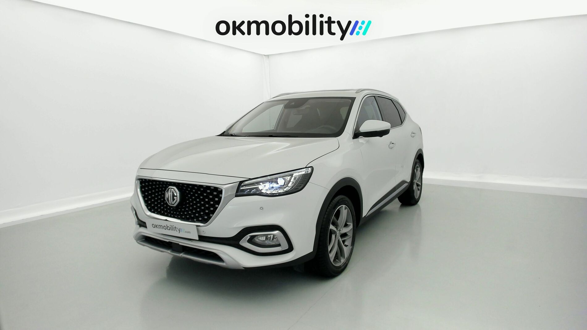 mg hs luxury 1.5 T-GDI 162 2023 white 1