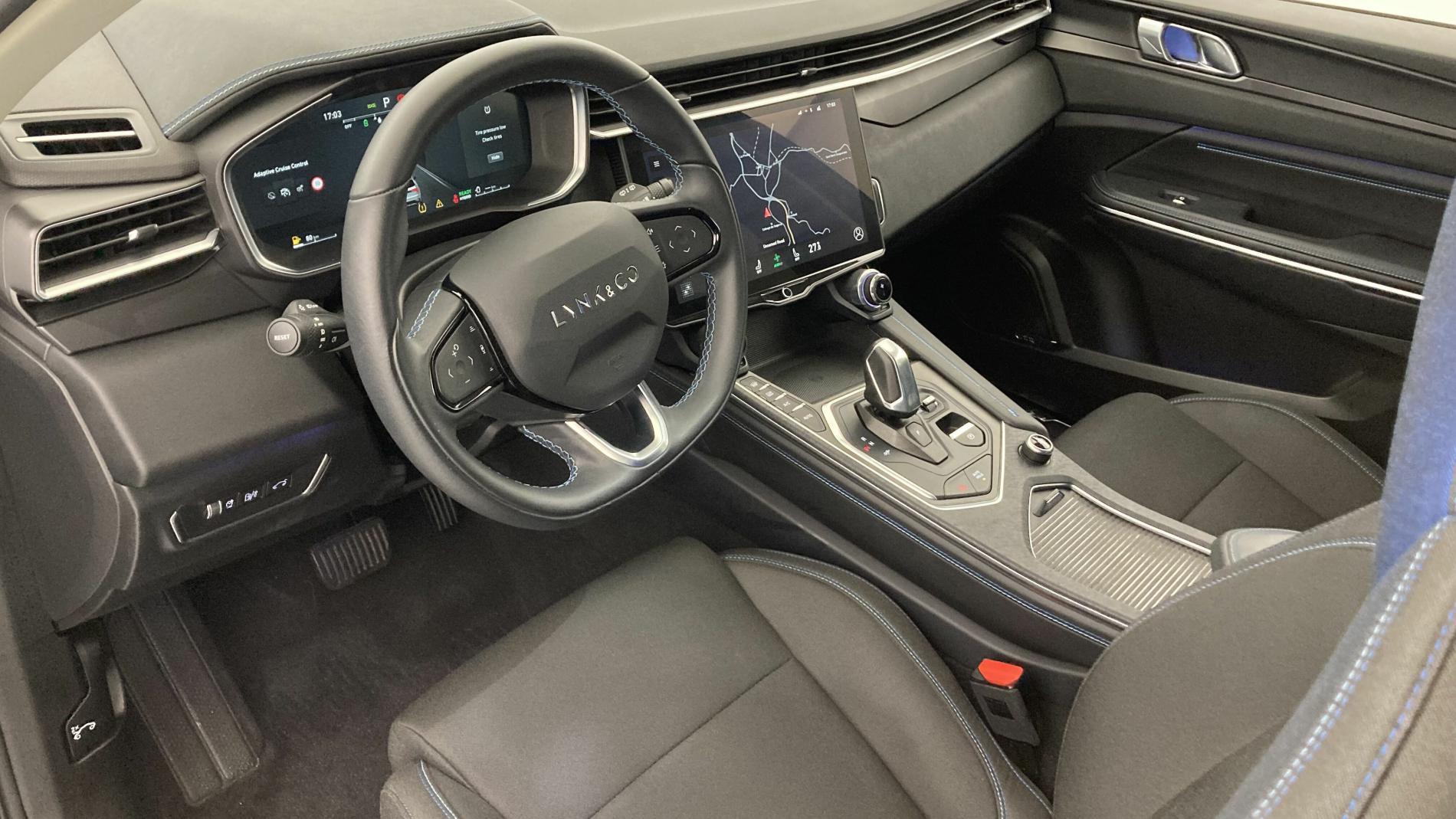 lynk&co 1 nv 1.5 PHEV 261 2022 black 15