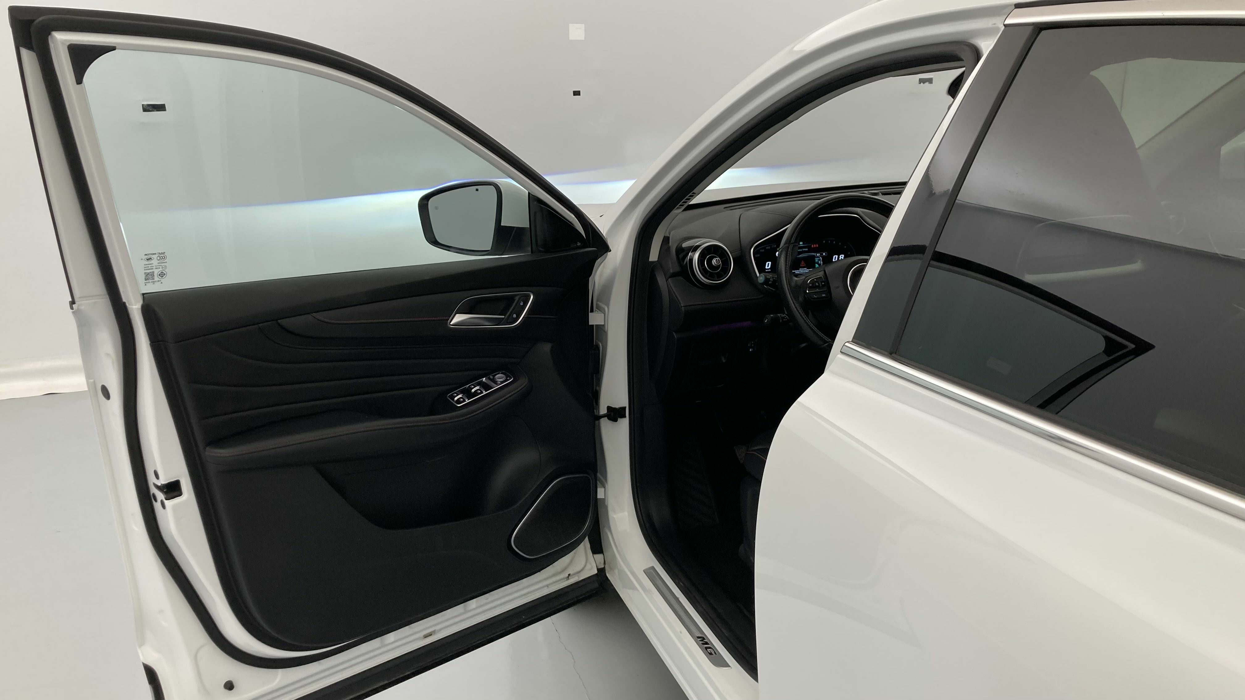 mg hs luxury 1.5 T-GDI 162 2023 white 13