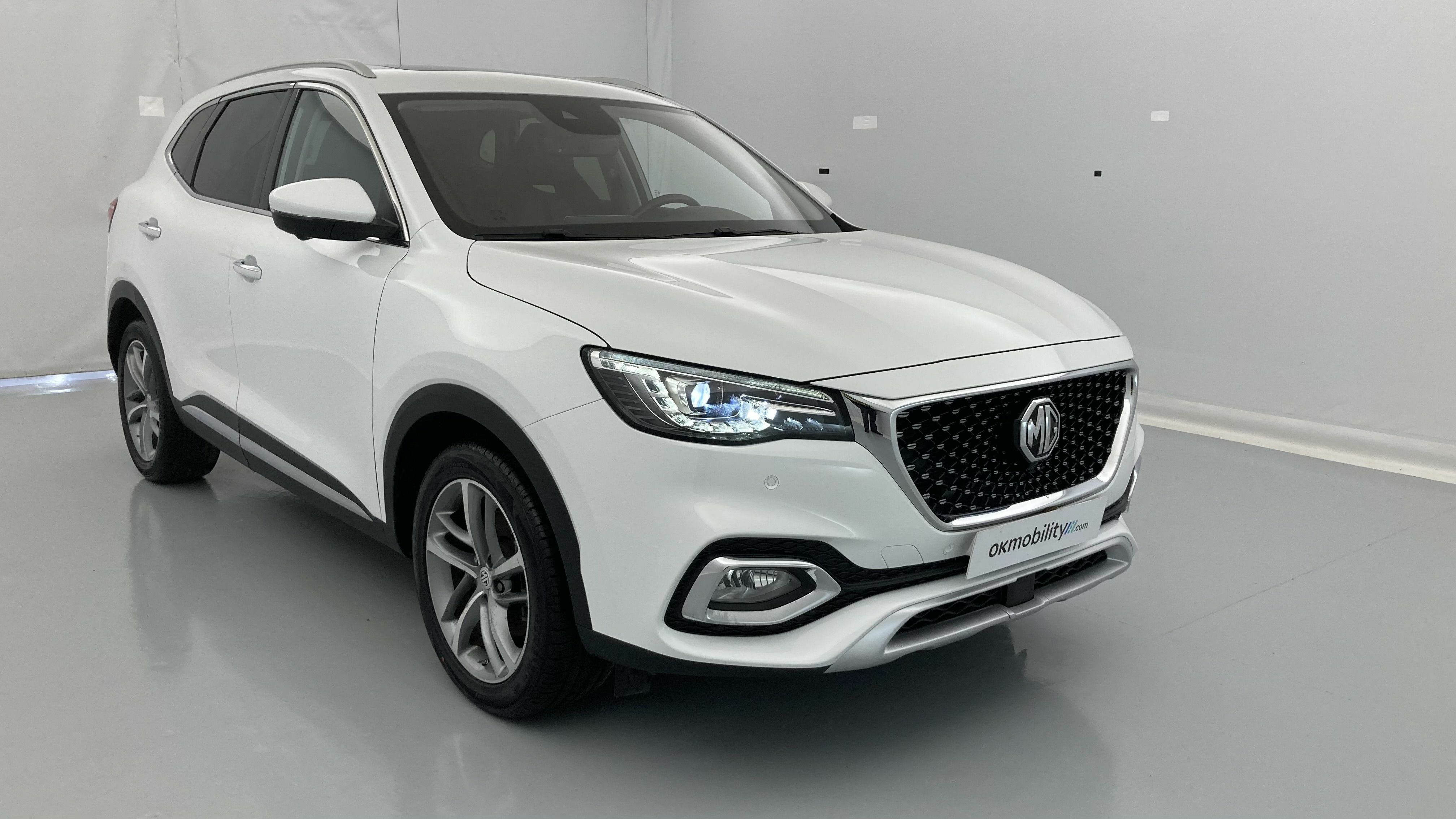 mg hs luxury 1.5 T-GDI 162 2023 white 23