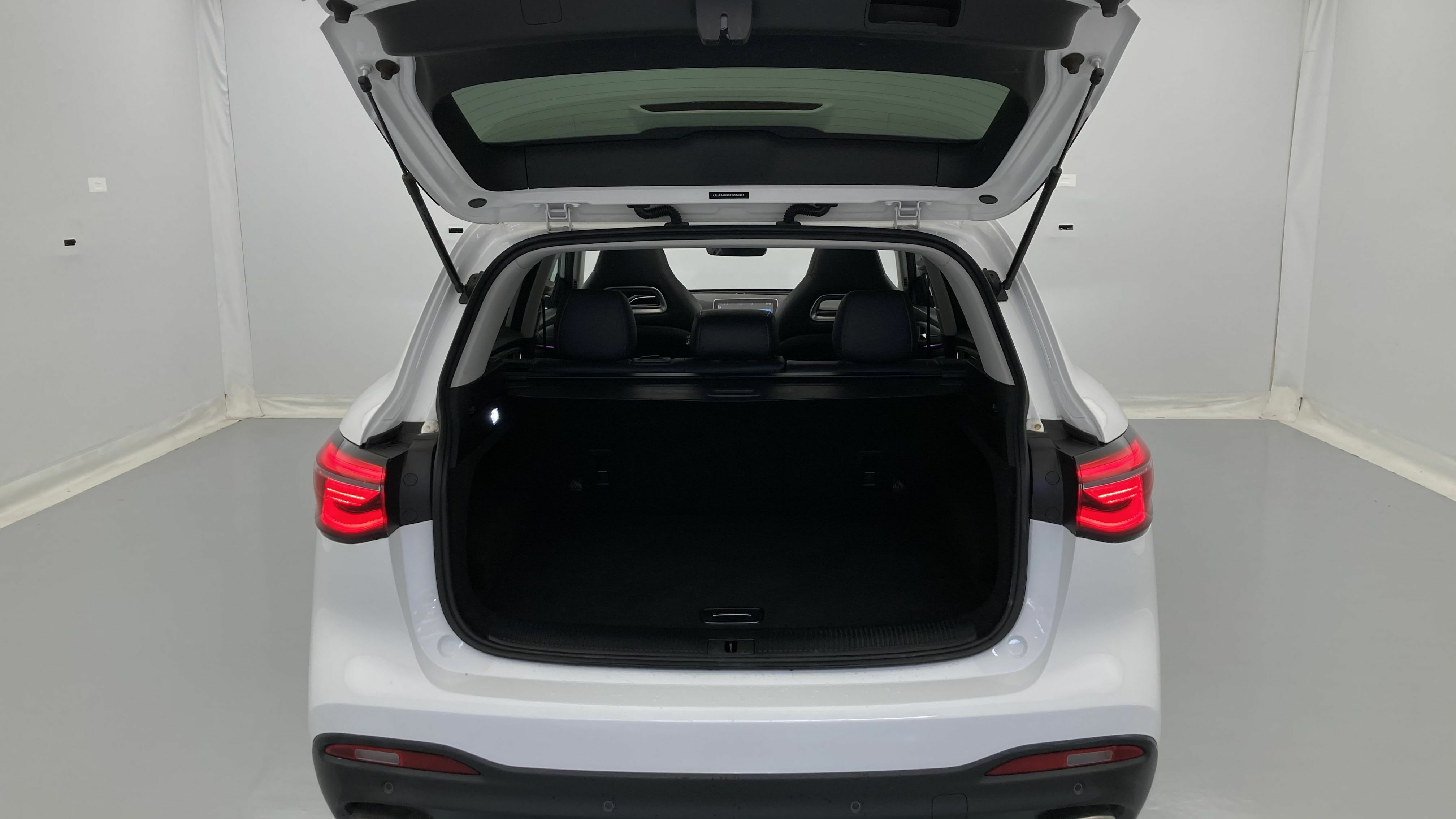 mg hs luxury 1.5 T-GDI 162 2023 white 24