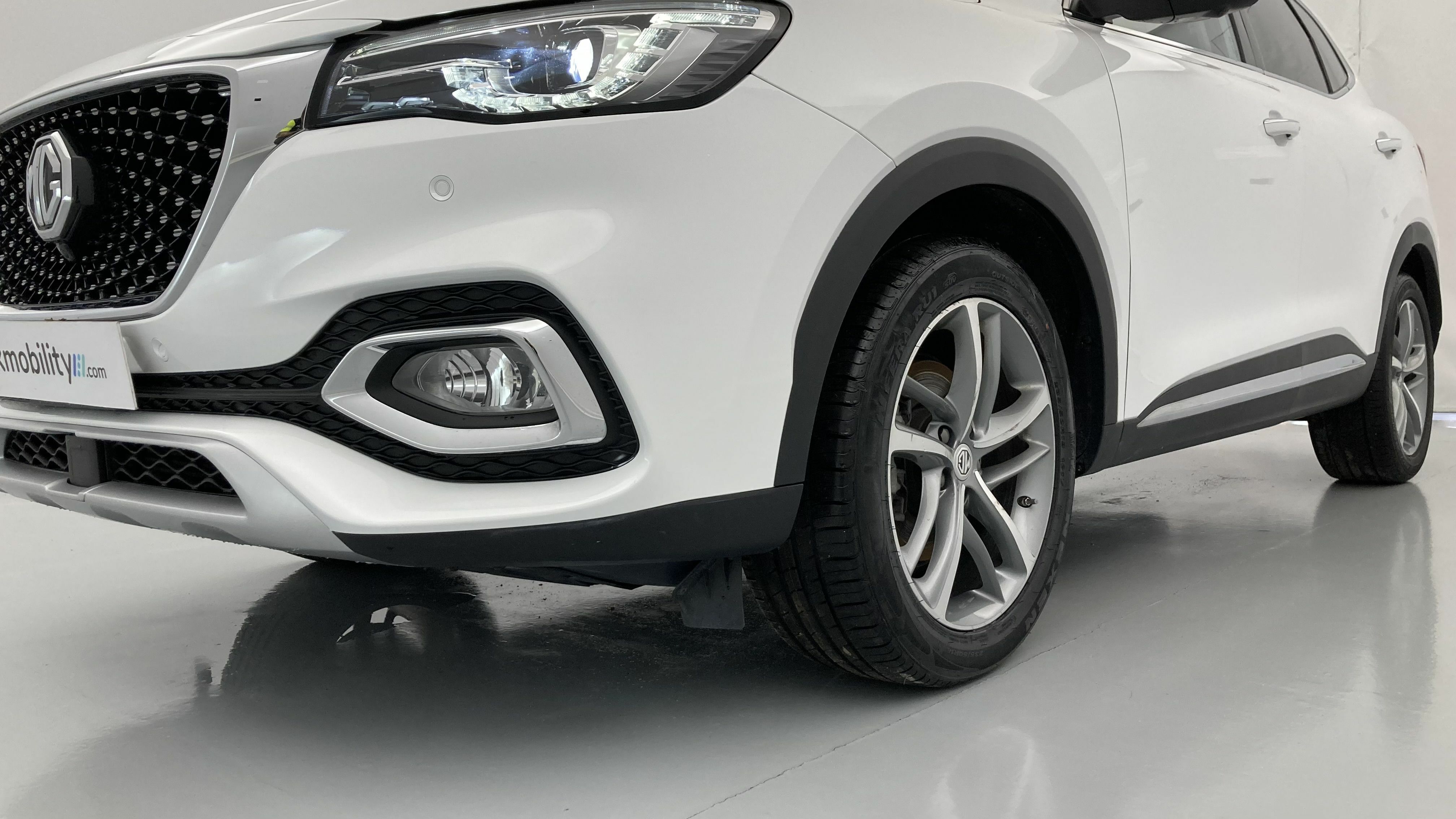 mg hs luxury 1.5 T-GDI 162 2023 white 26