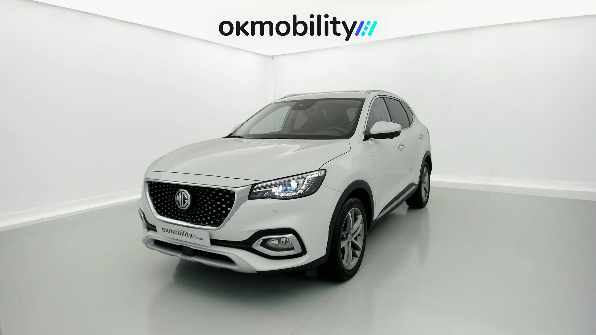 mg hs luxury 1.5 T-GDI 162 2023 white 1