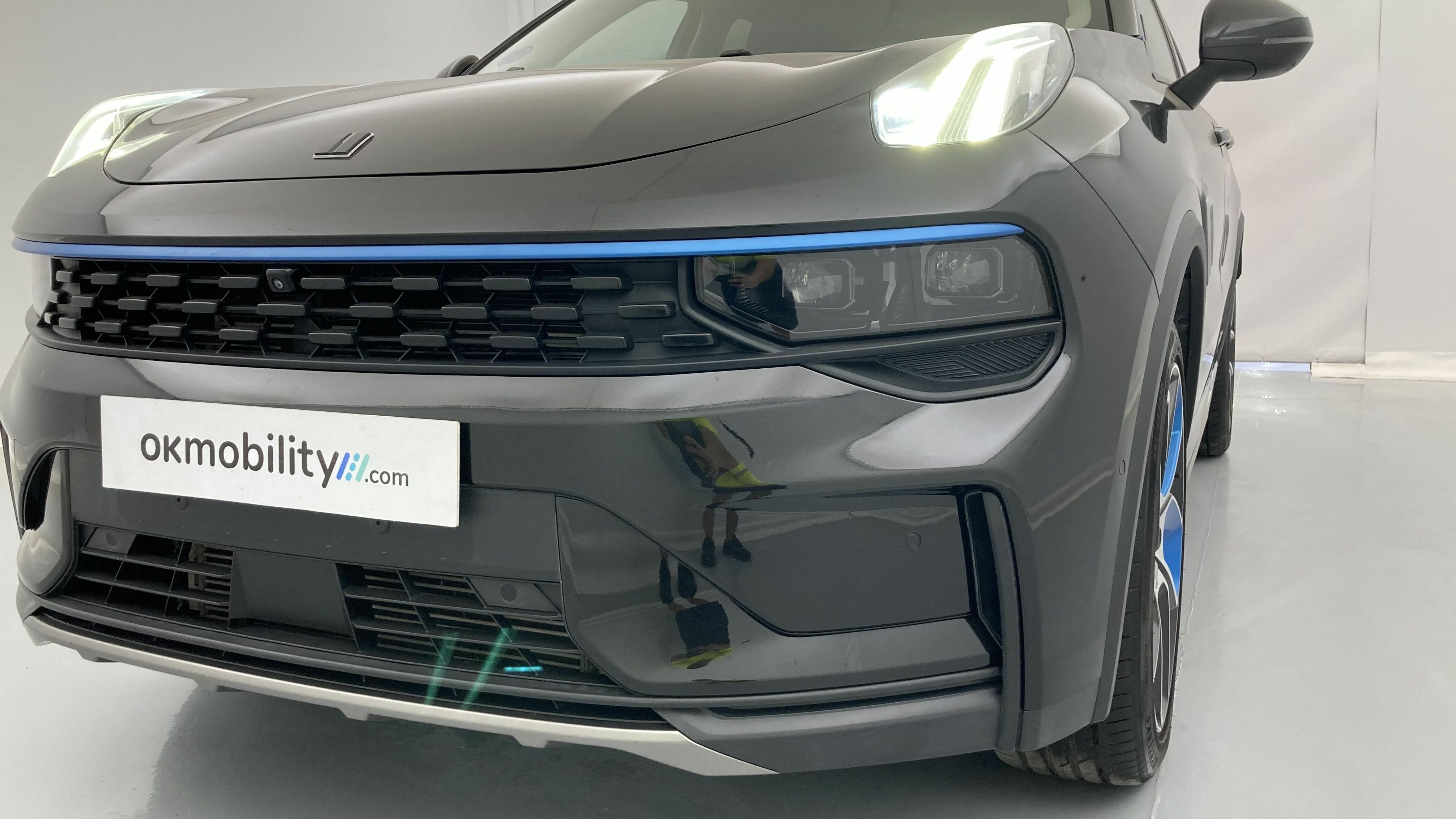 lynk&co 1 nv 1.5 PHEV 261 2022 black 29