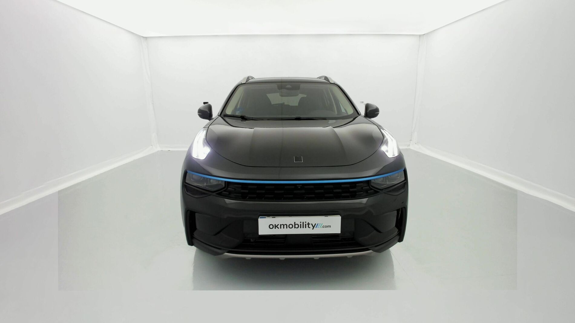 lynk&co 1 nv 1.5 PHEV 261 2022 black 4