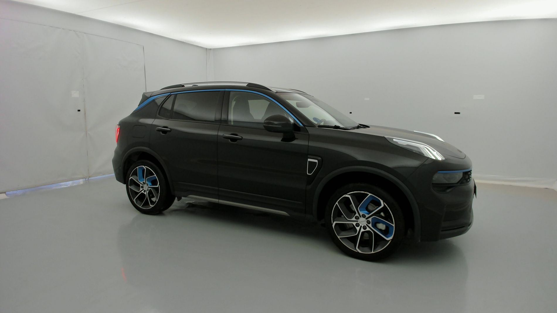 lynk&co 1 nv 1.5 PHEV 261 2022 black 2