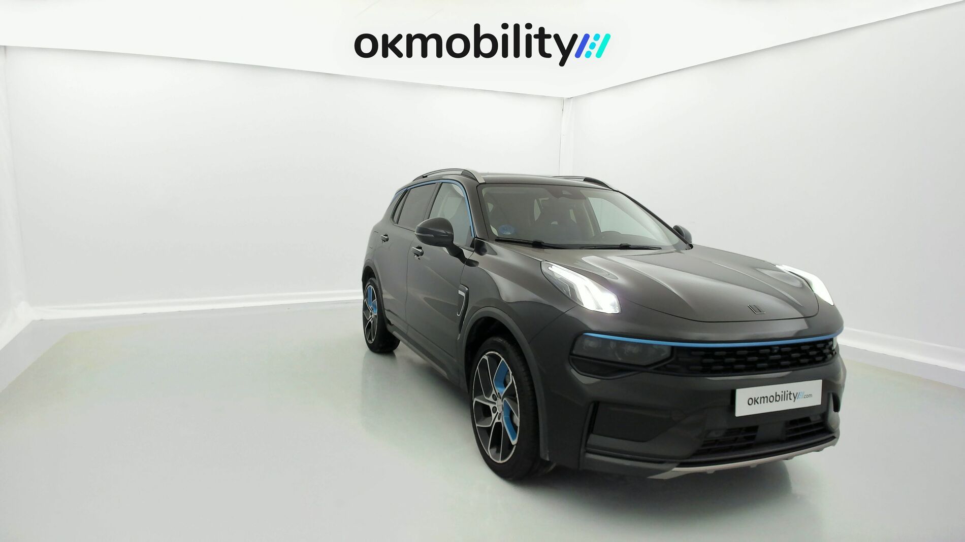 lynk&co 1 nv 1.5 PHEV 261 2022 black 3