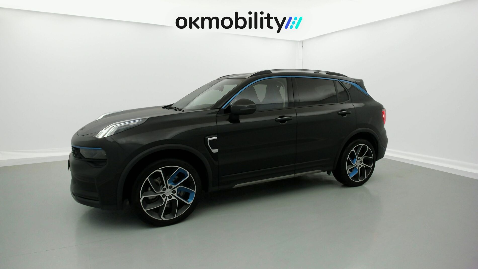 lynk&co 1 nv 1.5 PHEV 261 2022 black 5