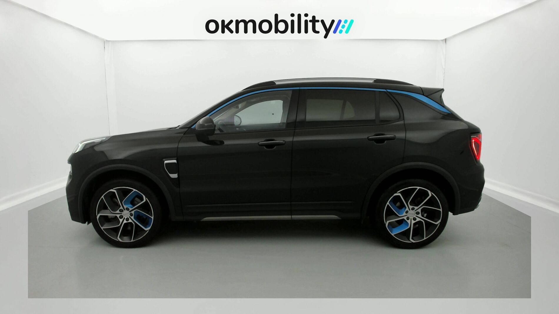 lynk&co 1 nv 1.5 PHEV 261 2022 black 7