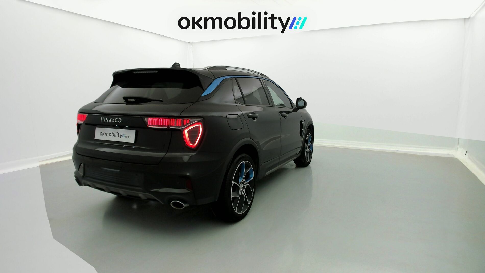 lynk&co 1 nv 1.5 PHEV 261 2022 black 11