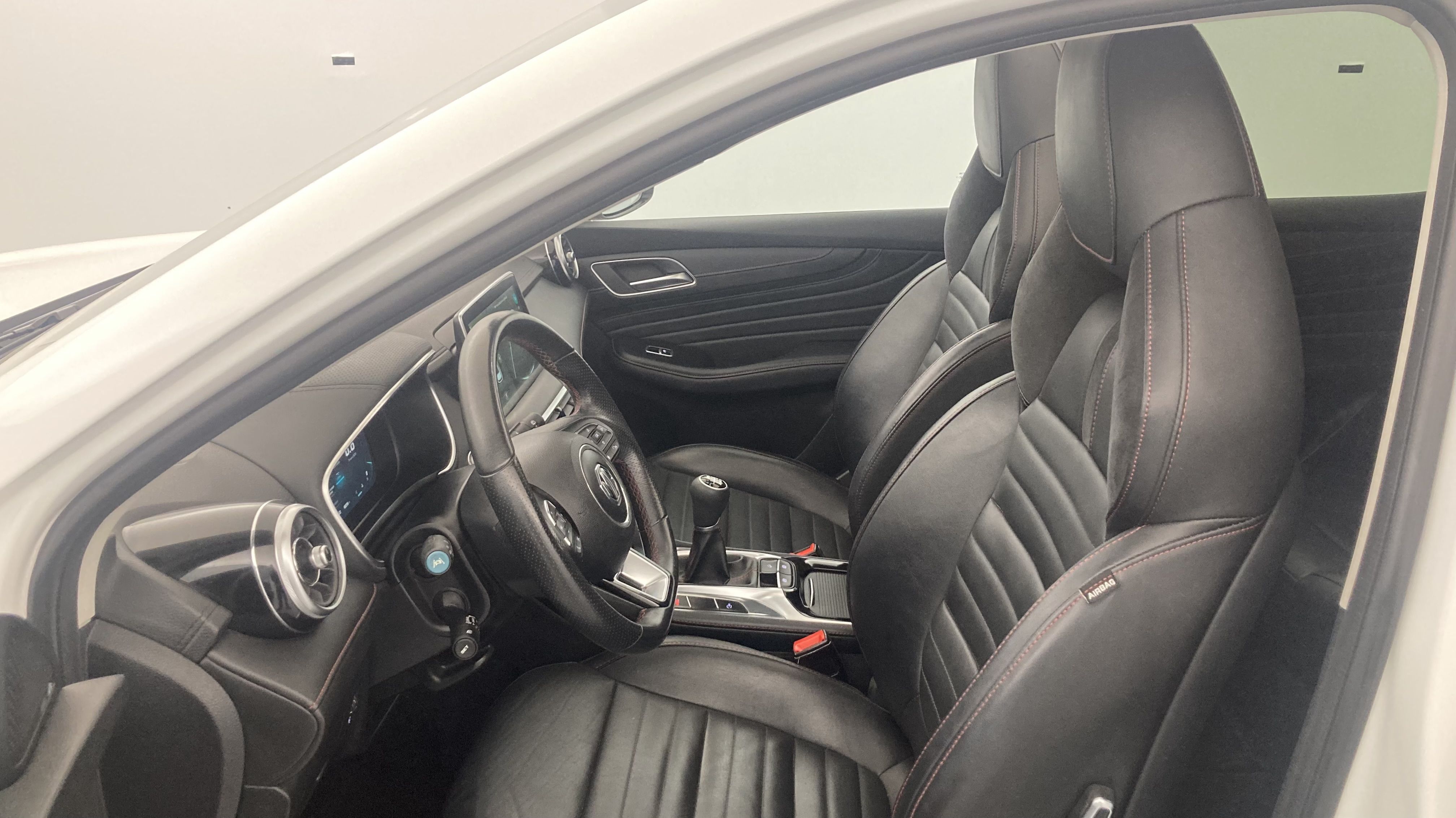 mg hs luxury 1.5 T-GDI 162 2023 white 17