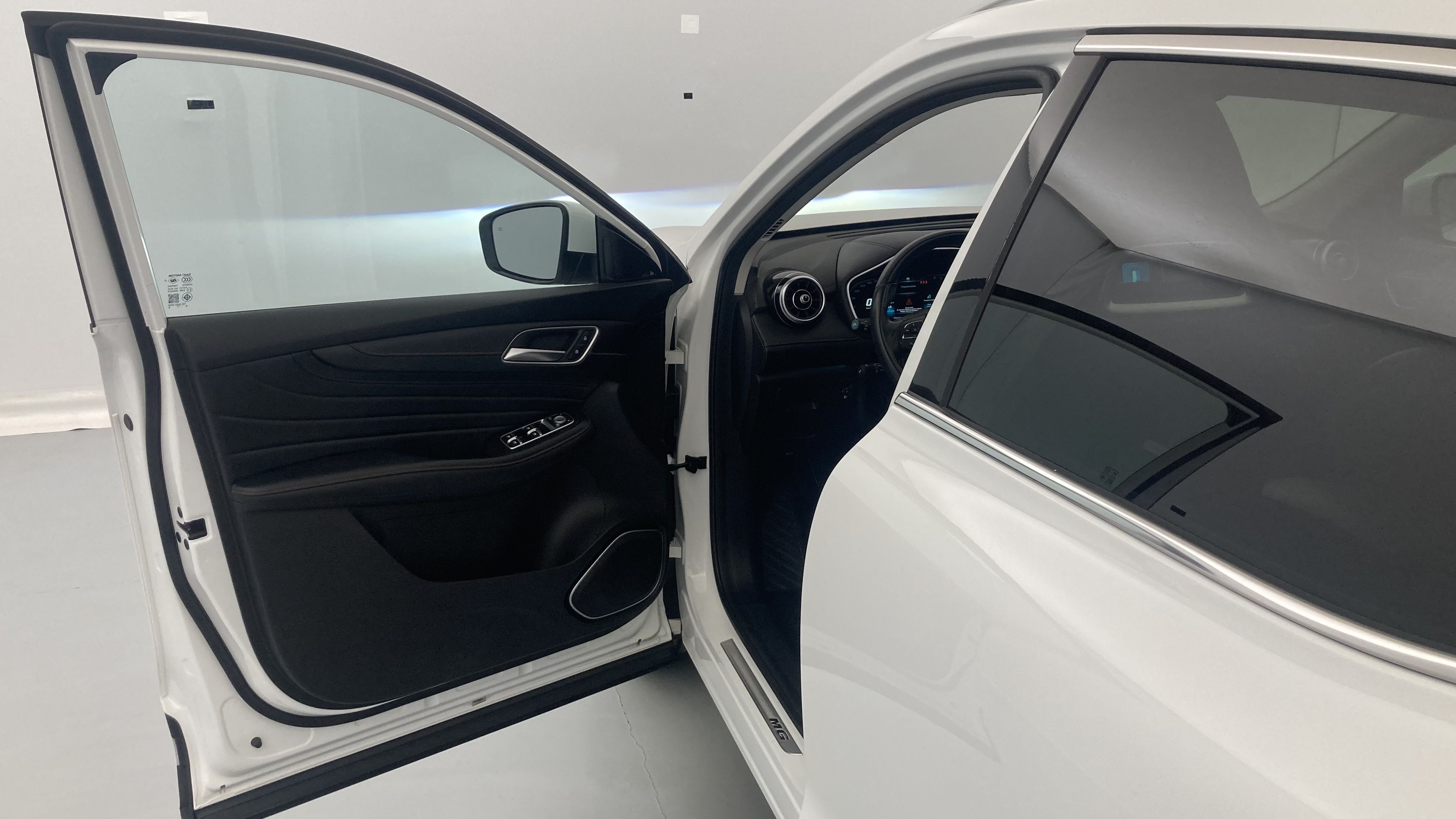 mg hs luxury 1.5 T-GDI 162 2023 white 19