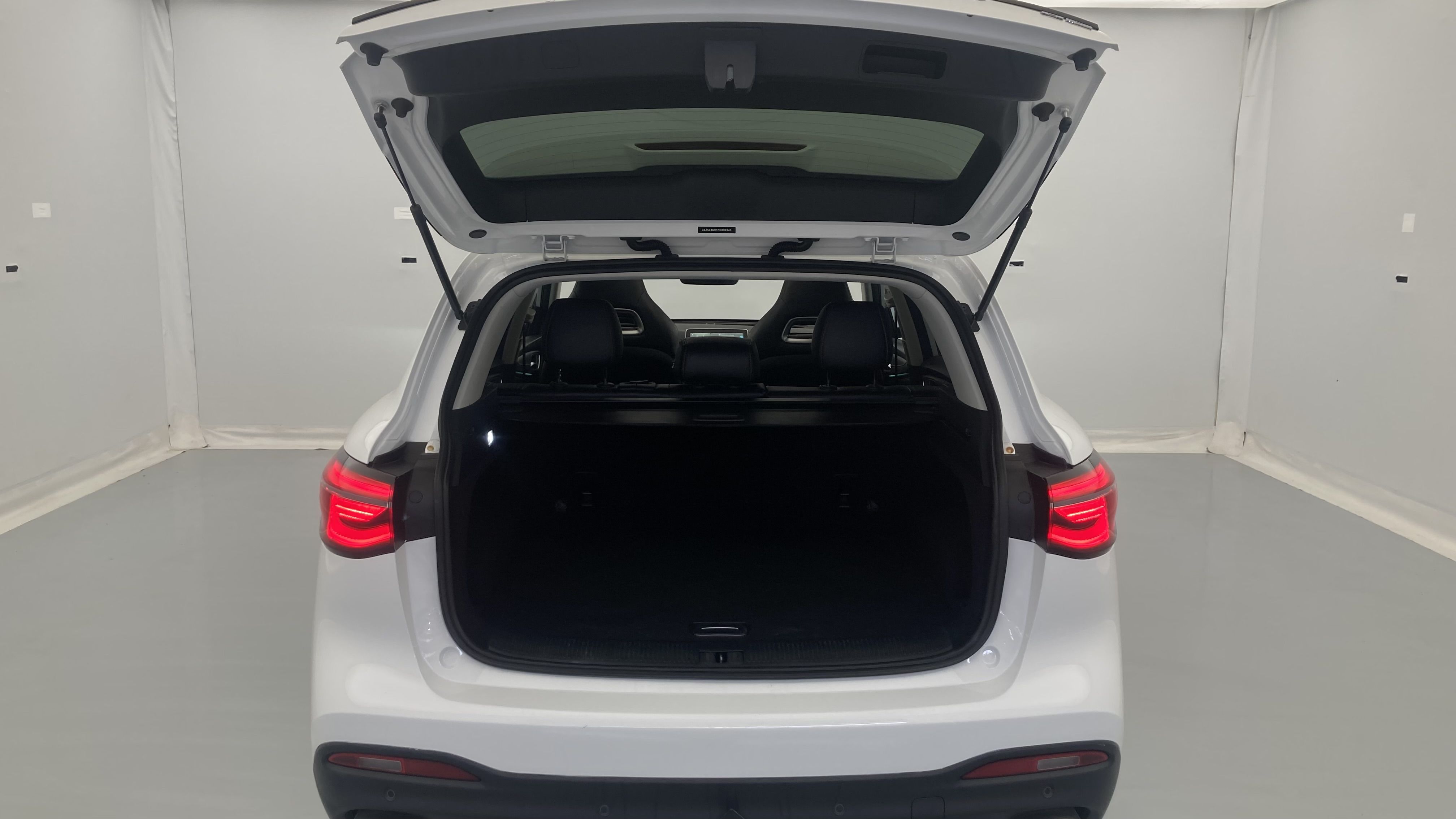 mg hs luxury 1.5 T-GDI 162 2023 white 22