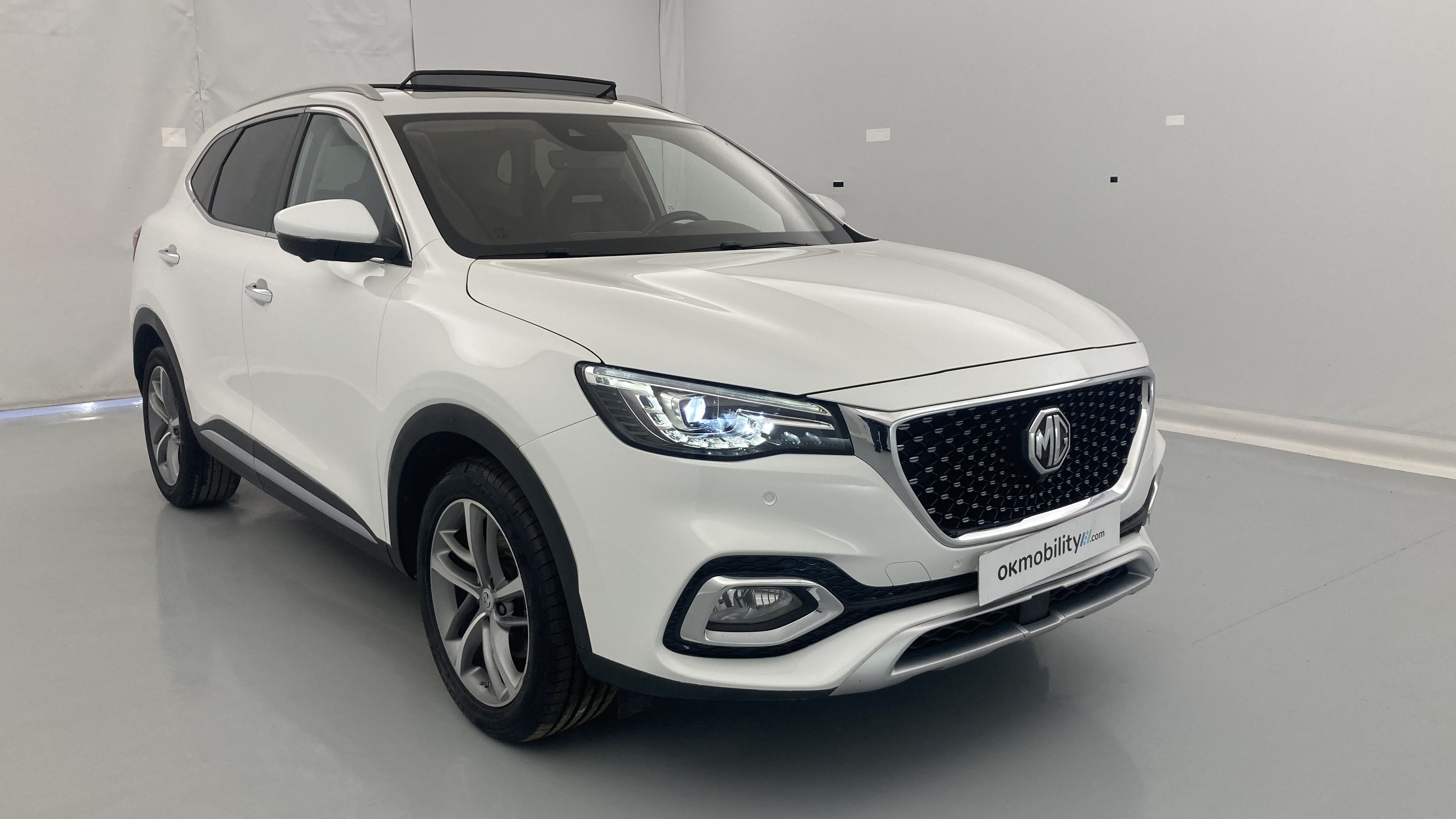 mg hs luxury 1.5 T-GDI 162 2023 white 24